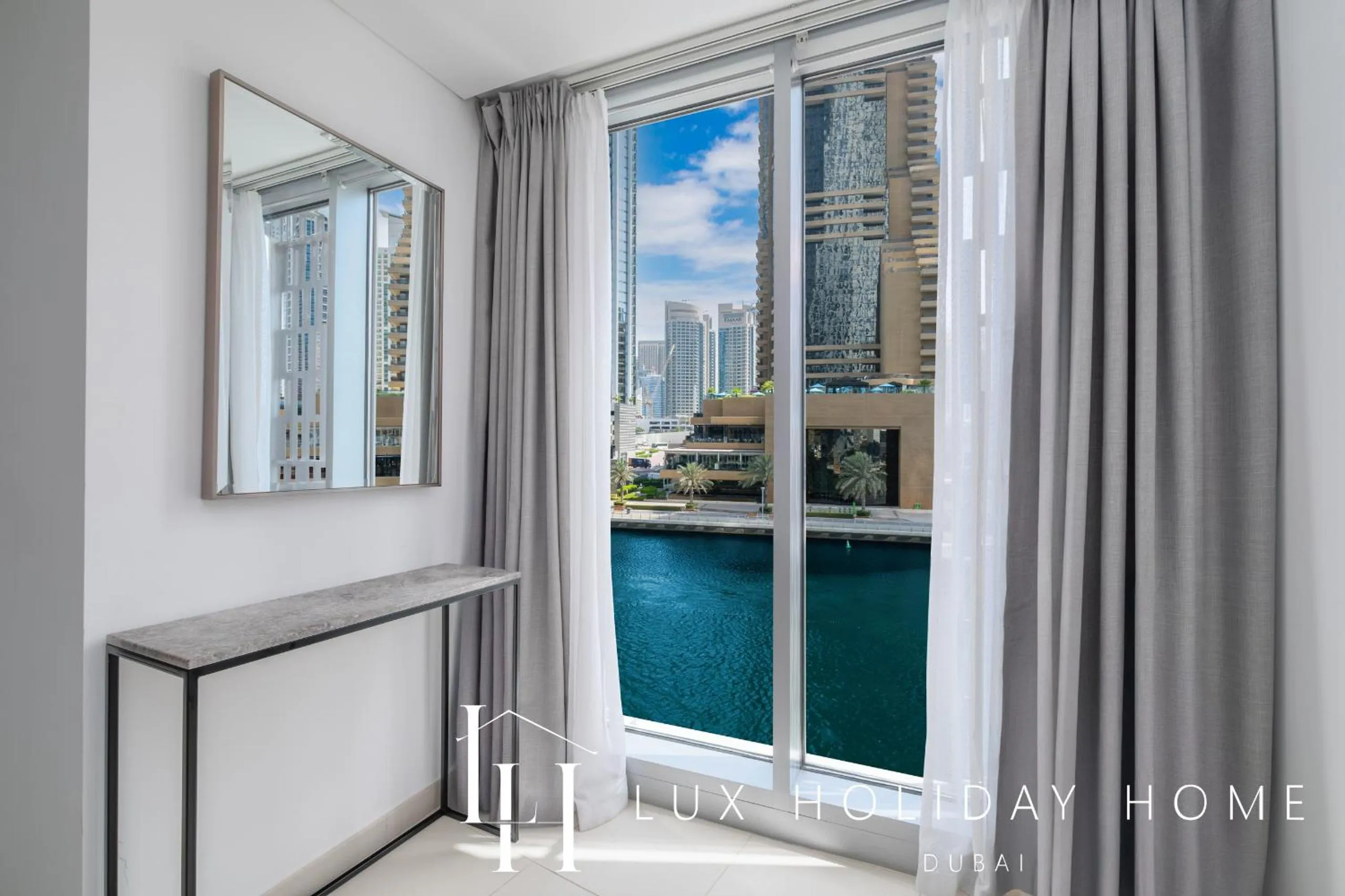 City view in LUX The Cayan Superior Suite in The Dubai Marina