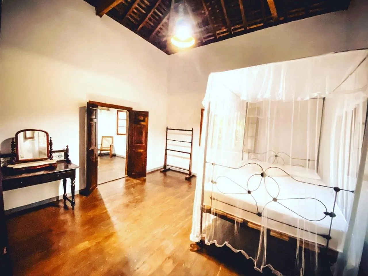 Photo of the whole room, Bed in Gileemale Walawwa & Estate