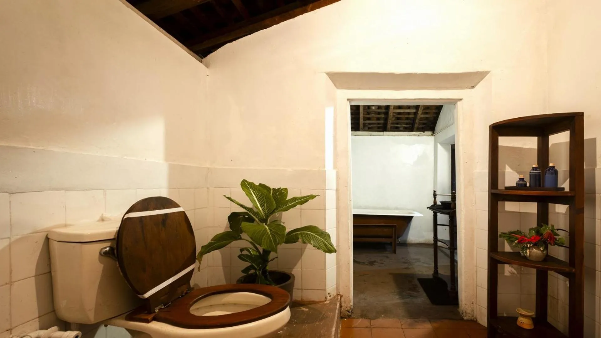 Bathroom in Gileemale Walawwa & Estate