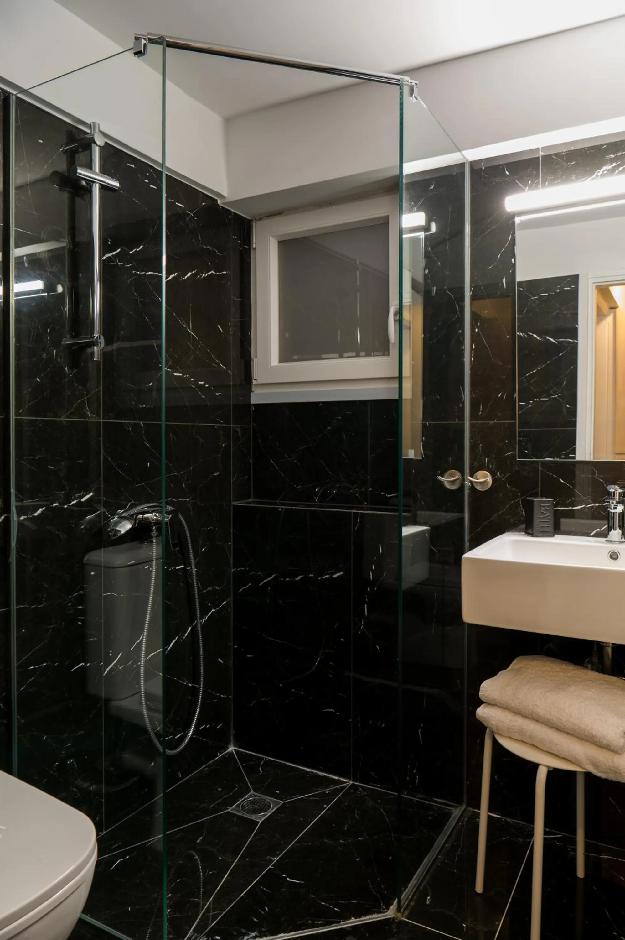 Shower in CHROMA Lodge Rafina