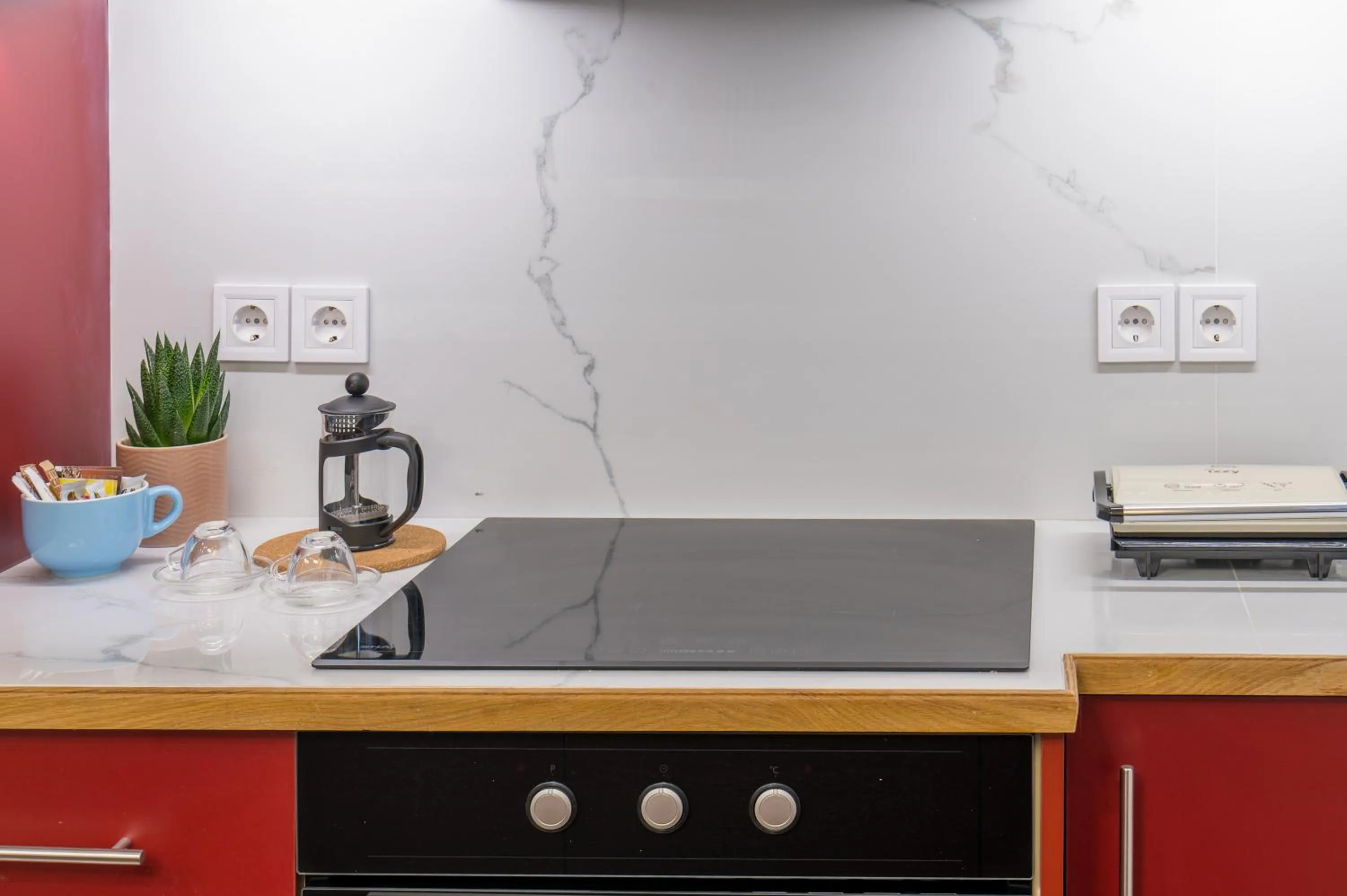 Kitchen or kitchenette in CHROMA Lodge Rafina