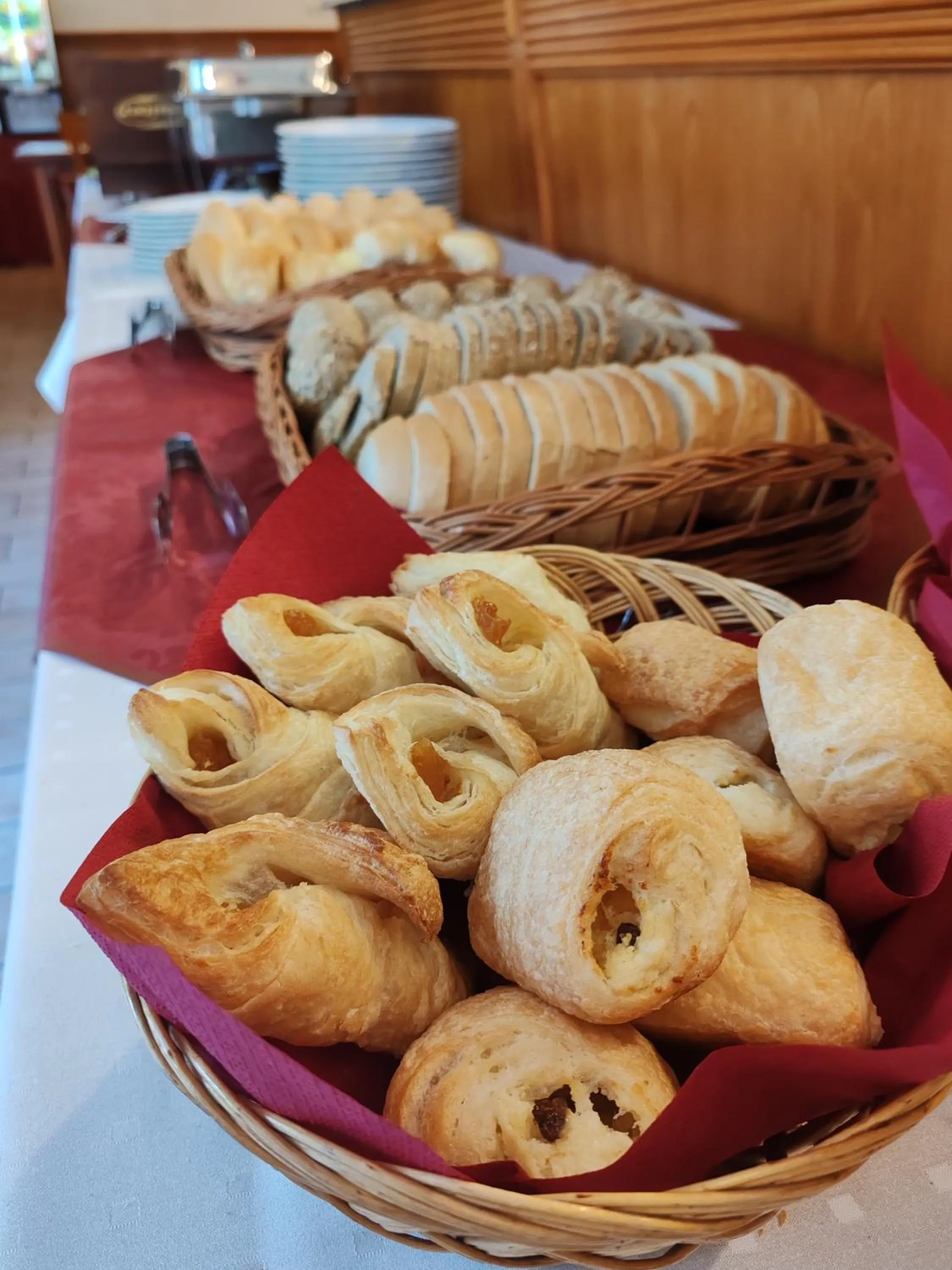 Food and drinks in Főnix Hotel