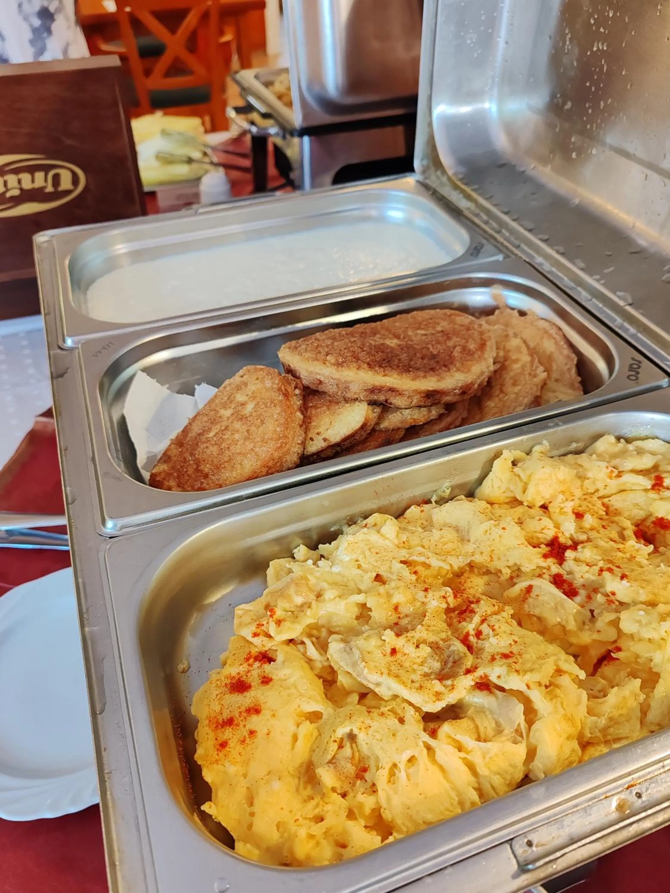 Food and drinks in Főnix Hotel