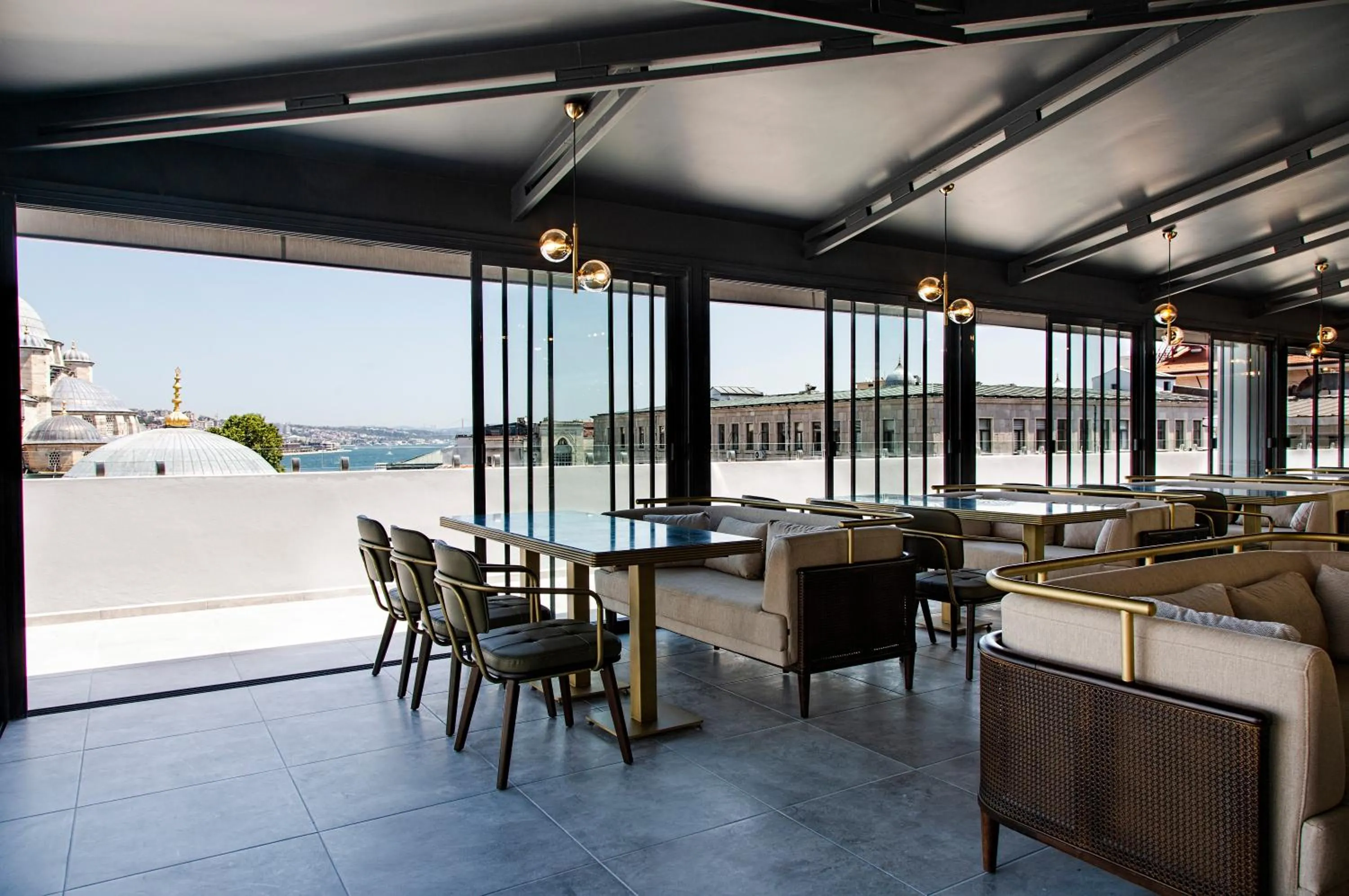 Restaurant/places to eat in Mest Hotel Istanbul Sirkeci