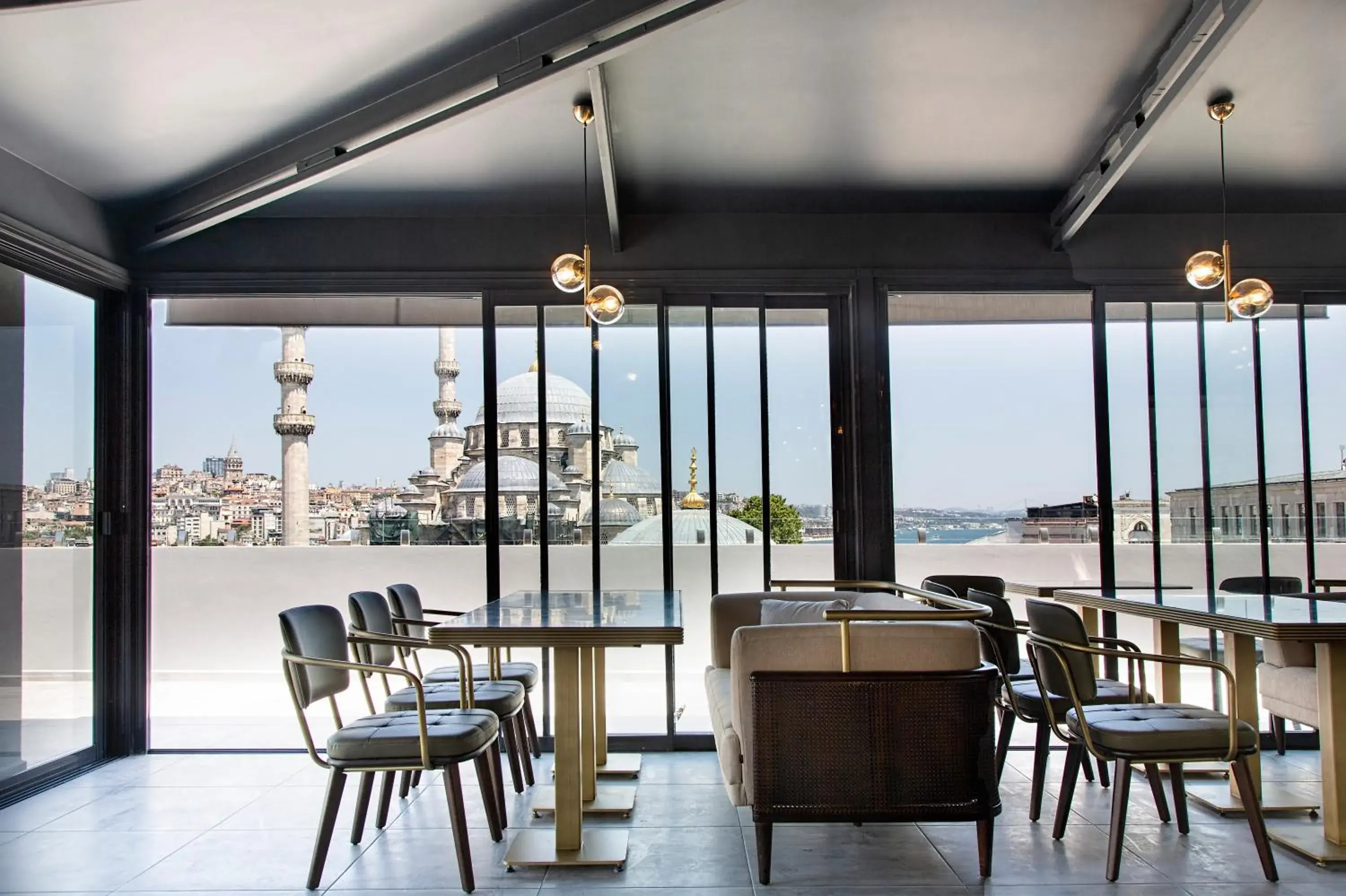 Restaurant/places to eat in Mest Hotel Istanbul Sirkeci Restaurant/places to eat in Mest Hotel Istanbul Sirkeci