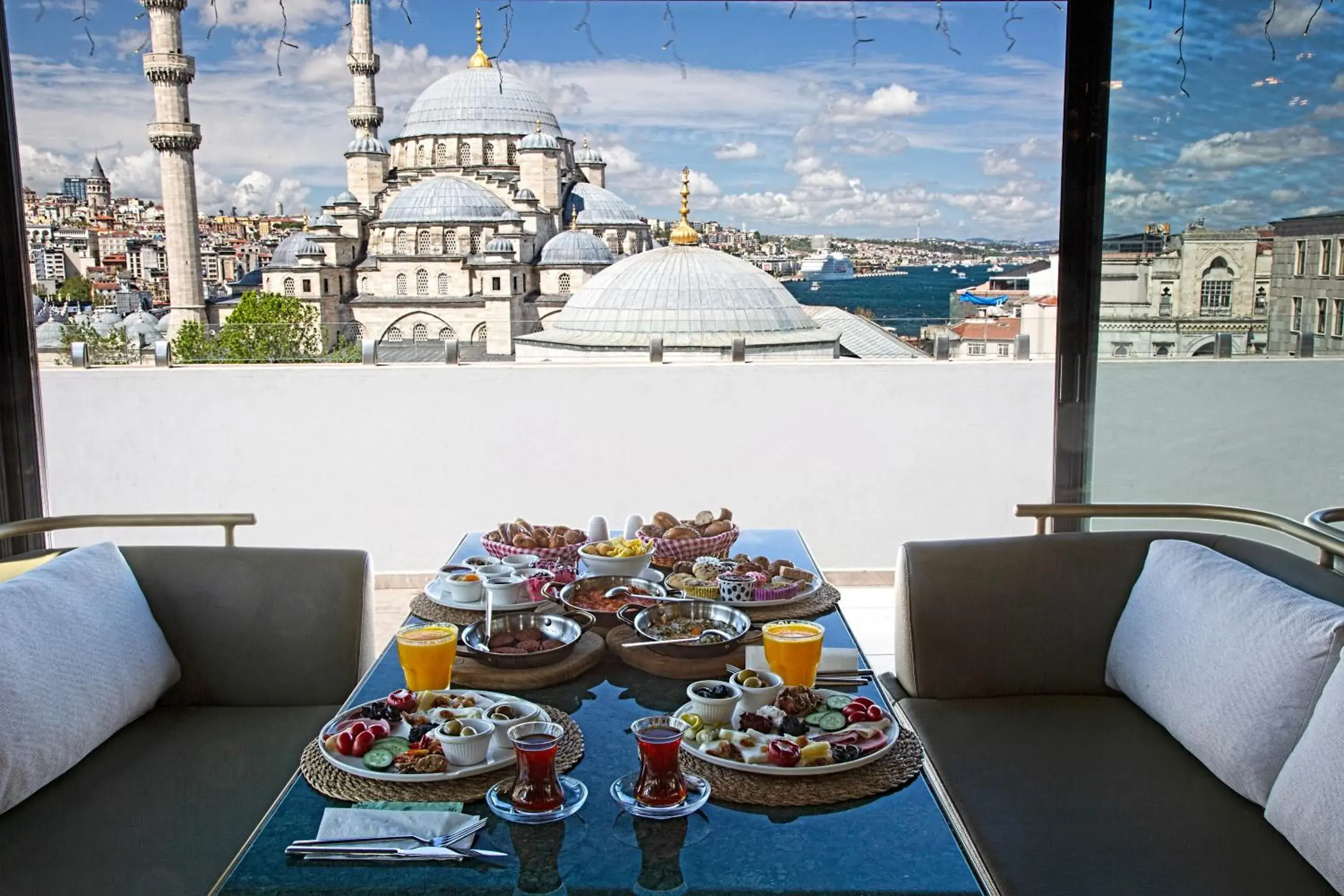 Breakfast in Mest Hotel Istanbul Sirkeci Breakfast in Mest Hotel Istanbul Sirkeci
