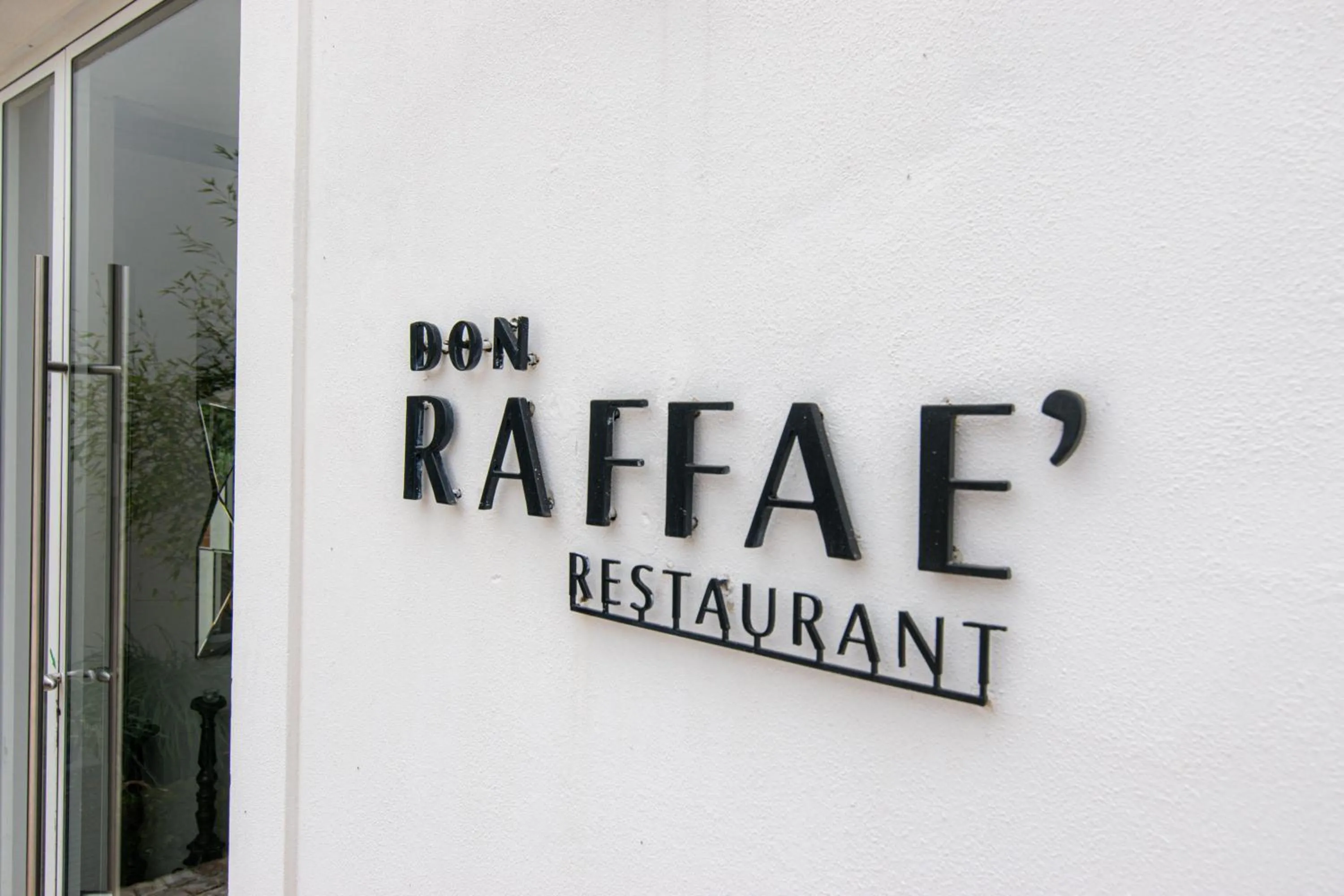 Restaurant/places to eat in Casabianca Resort