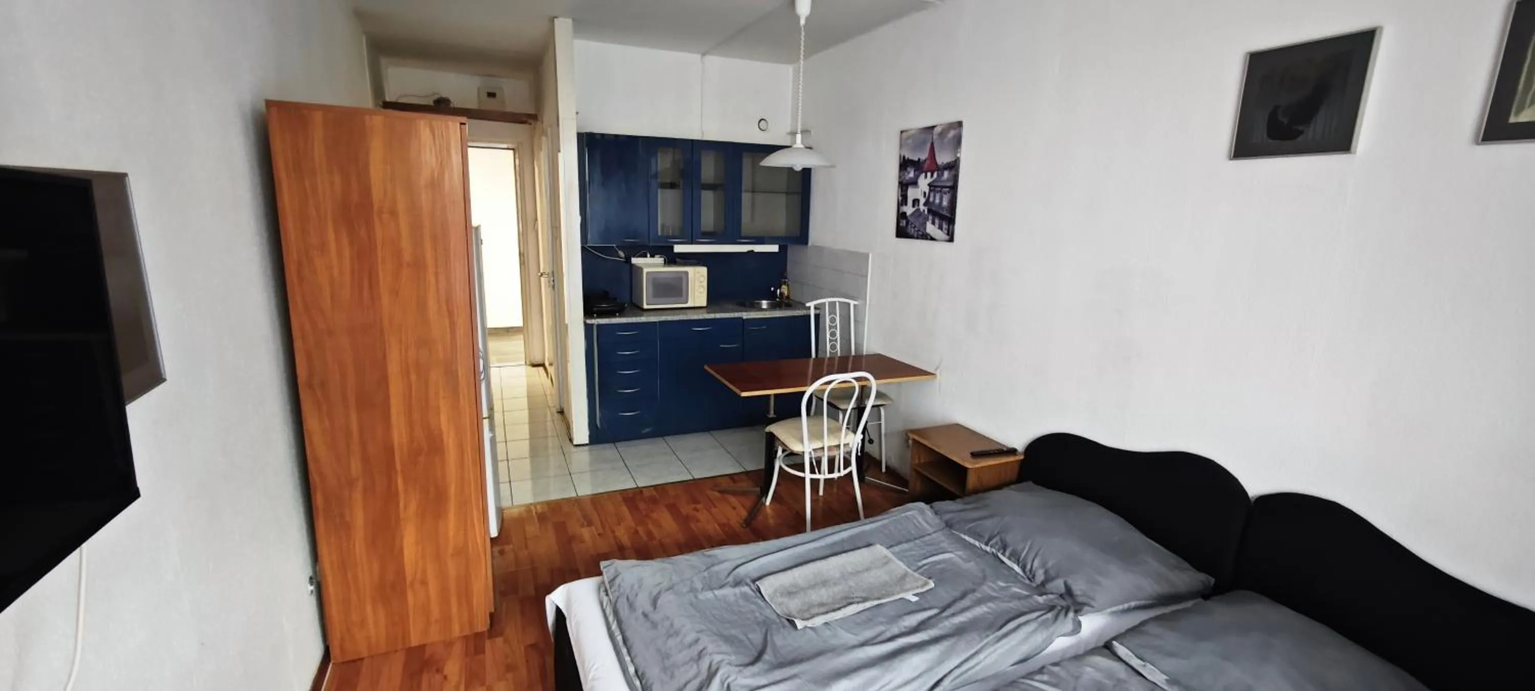 Bed in Apartments Leslie
