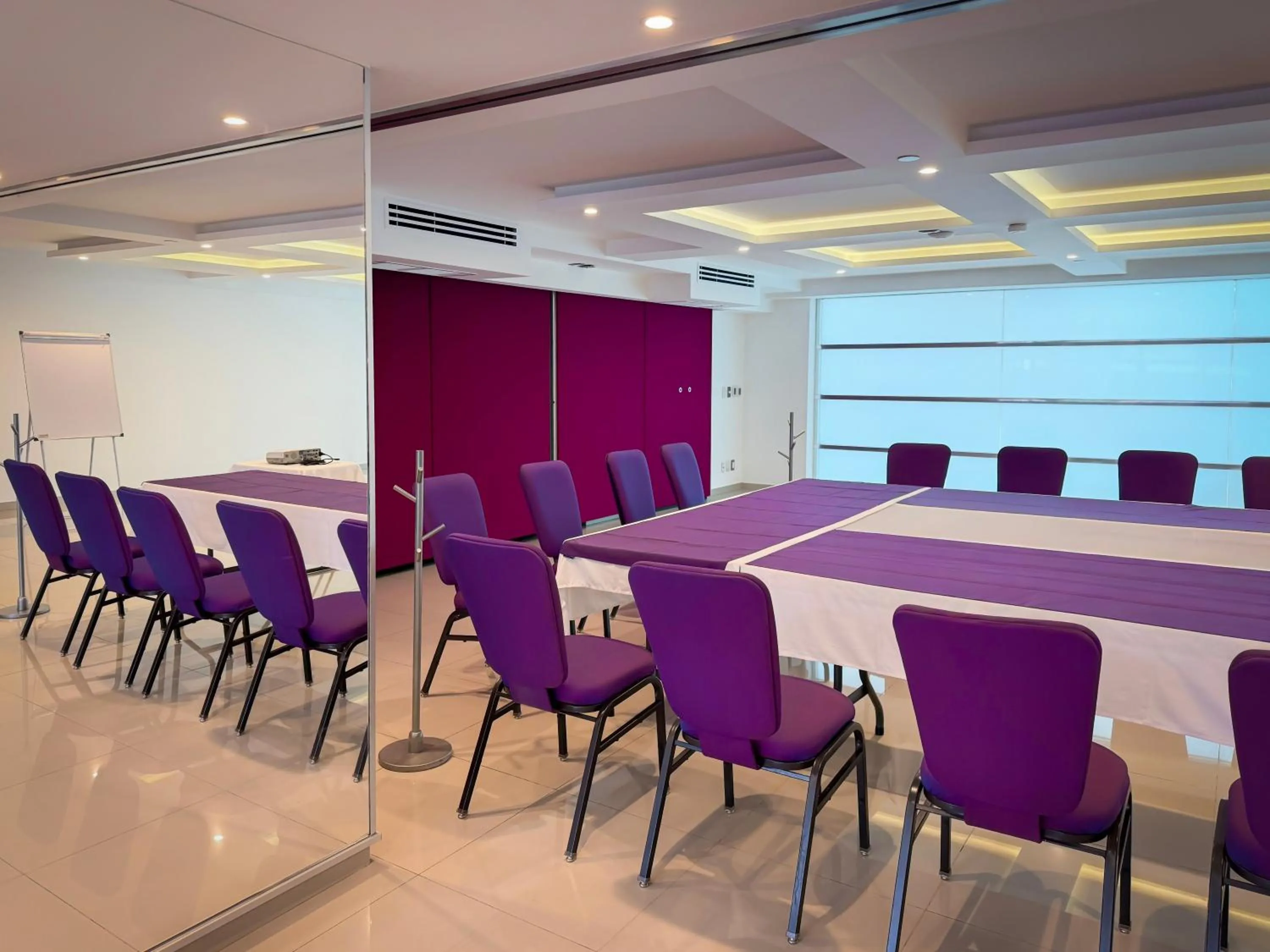 Communal lounge/ TV room in Hotel Marbella