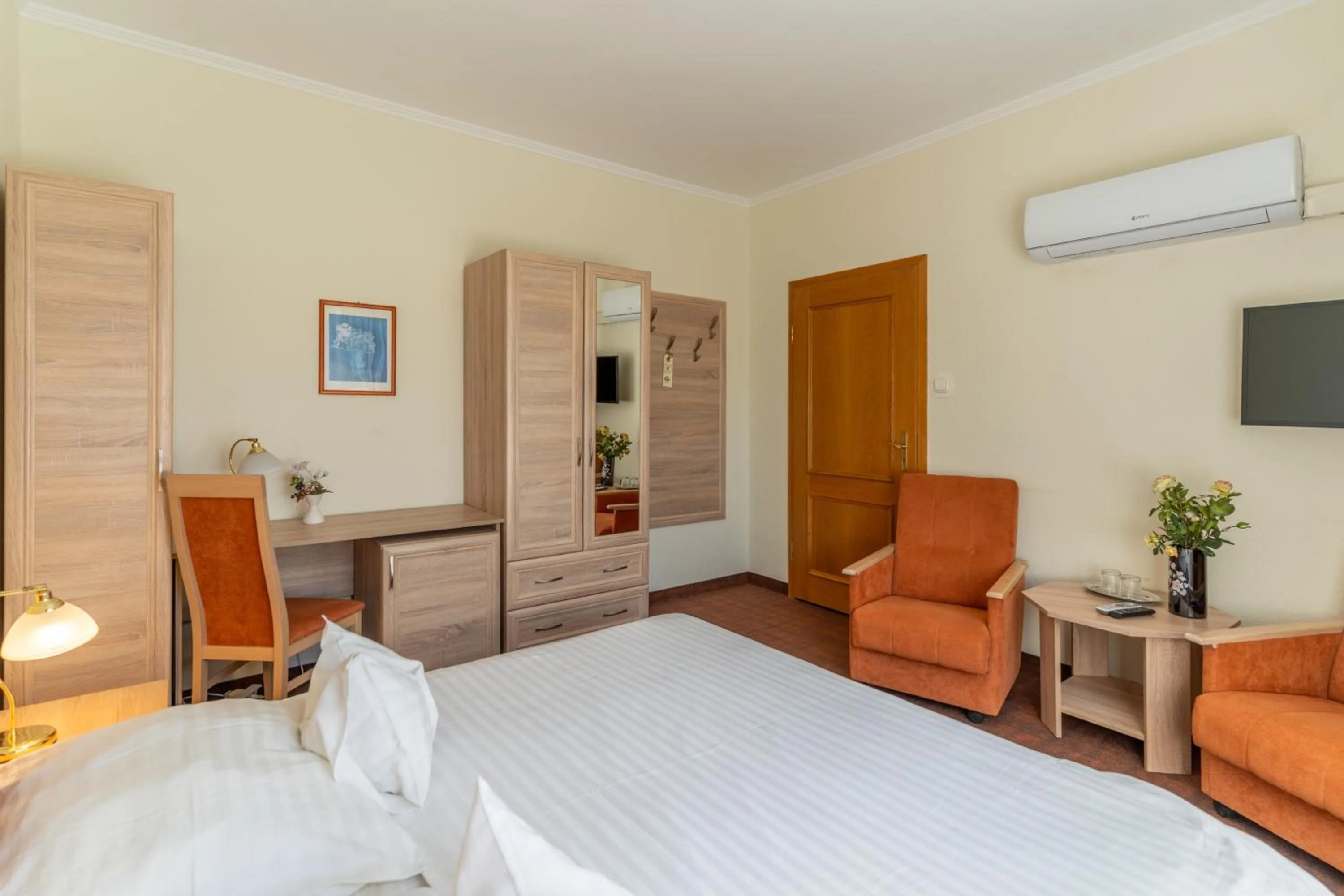 Photo of the whole room, Bed in Hotel Molnár