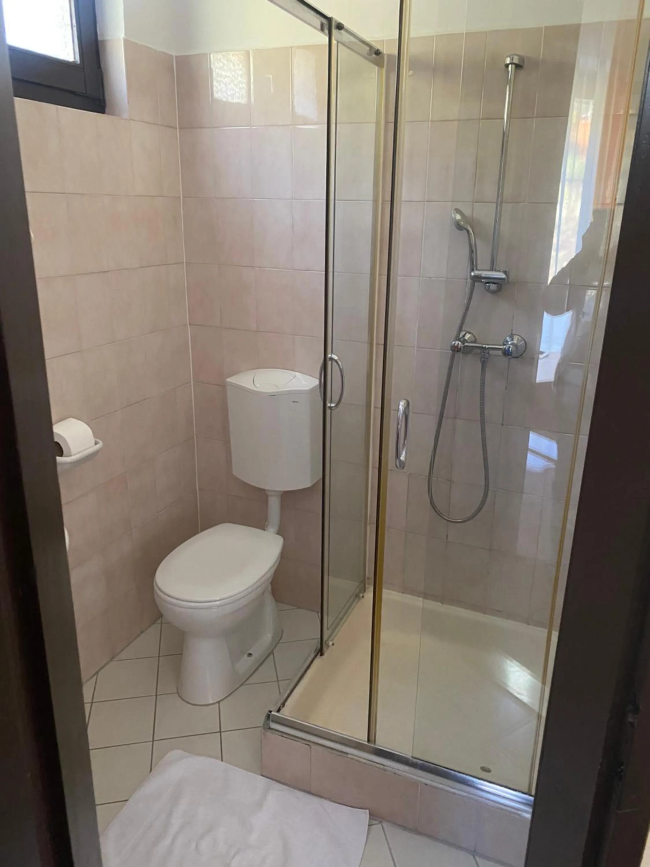 Bathroom in Hotel Molnár