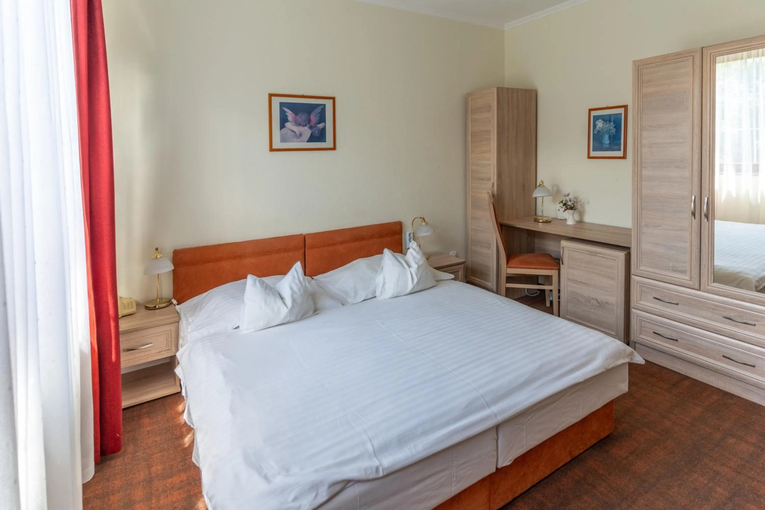 Photo of the whole room, Bed in Hotel Molnár