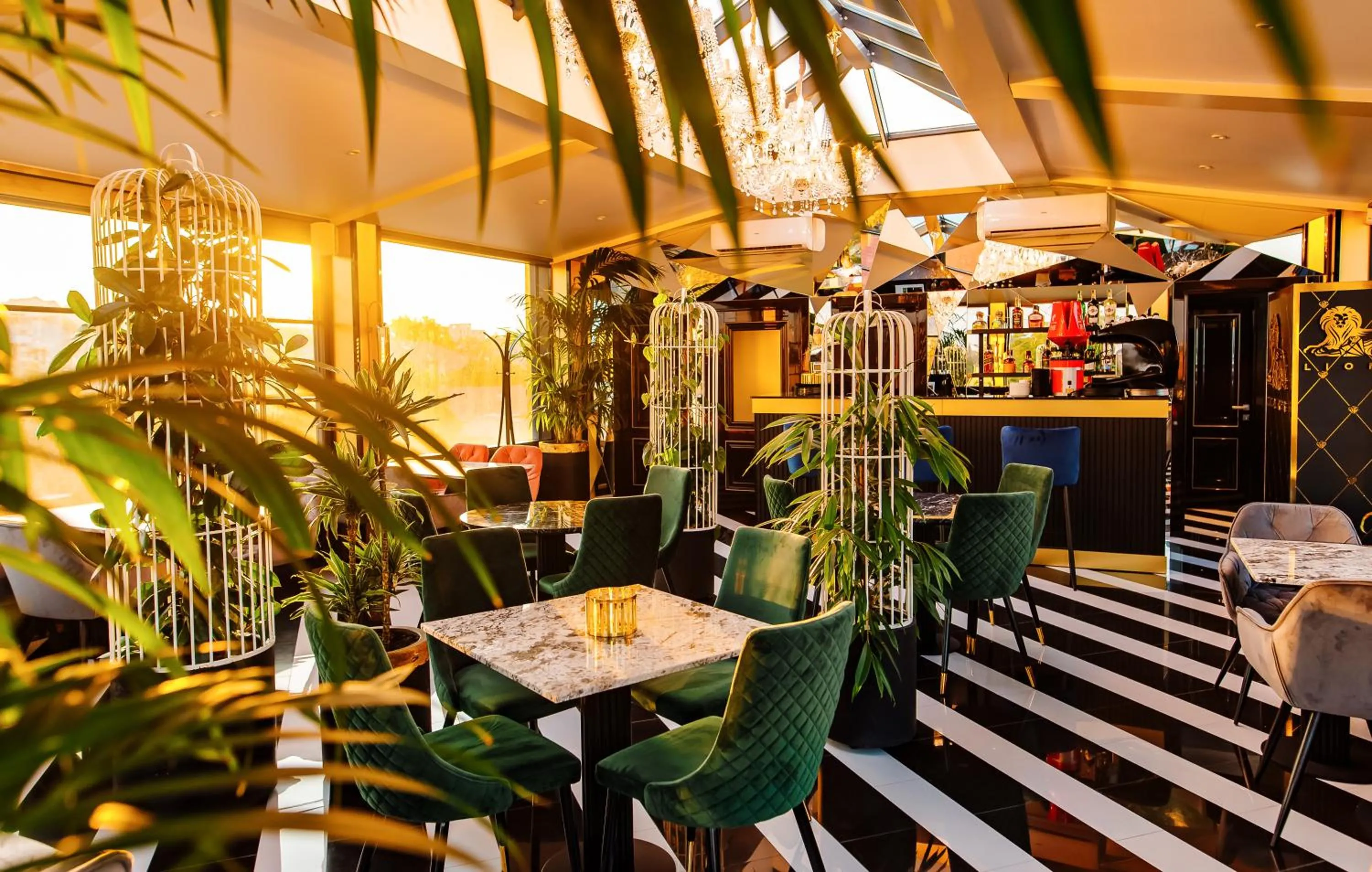 Lion's Hotel