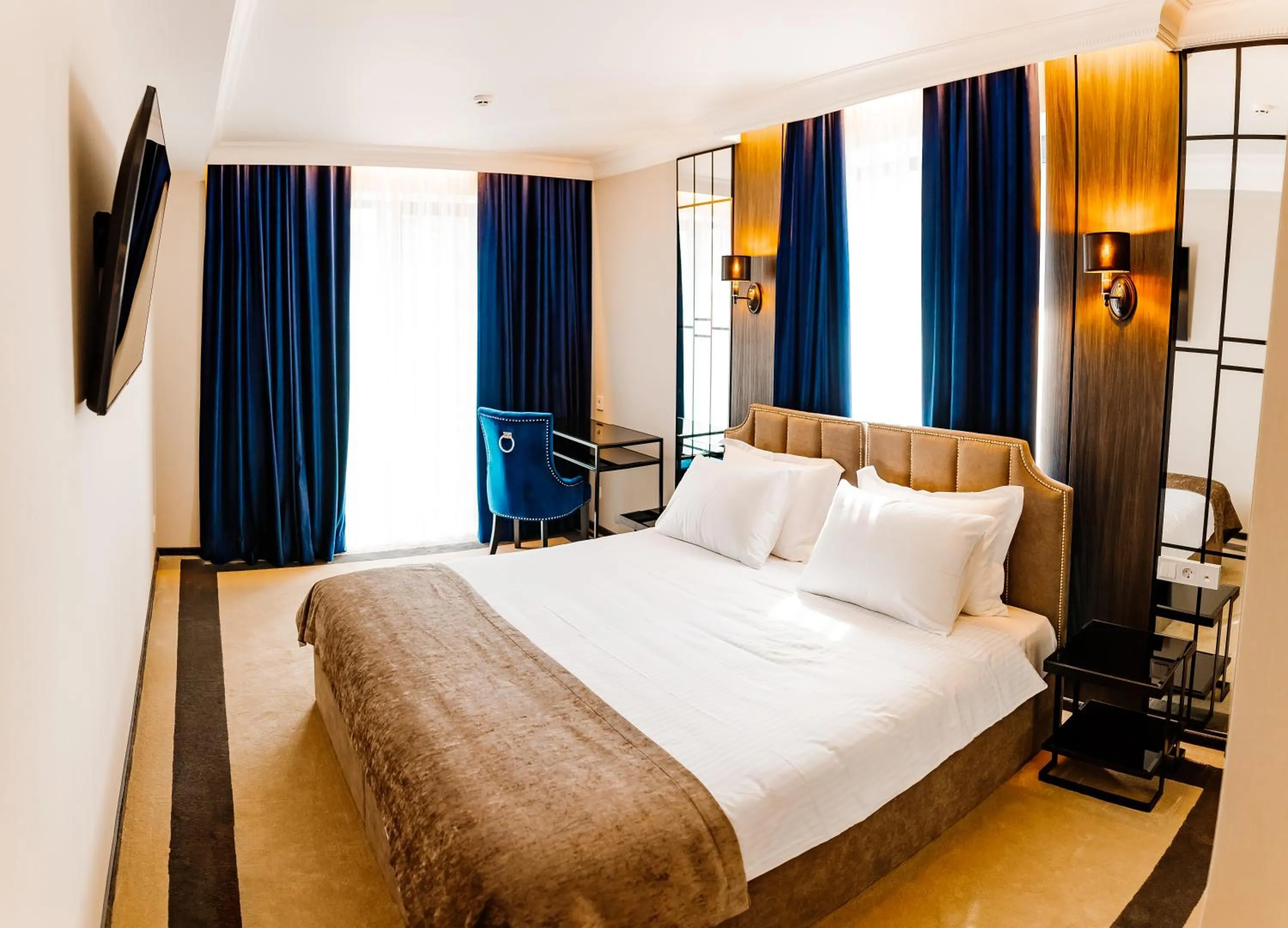 Double or Twin Room - single occupancy in Lion's Hotel