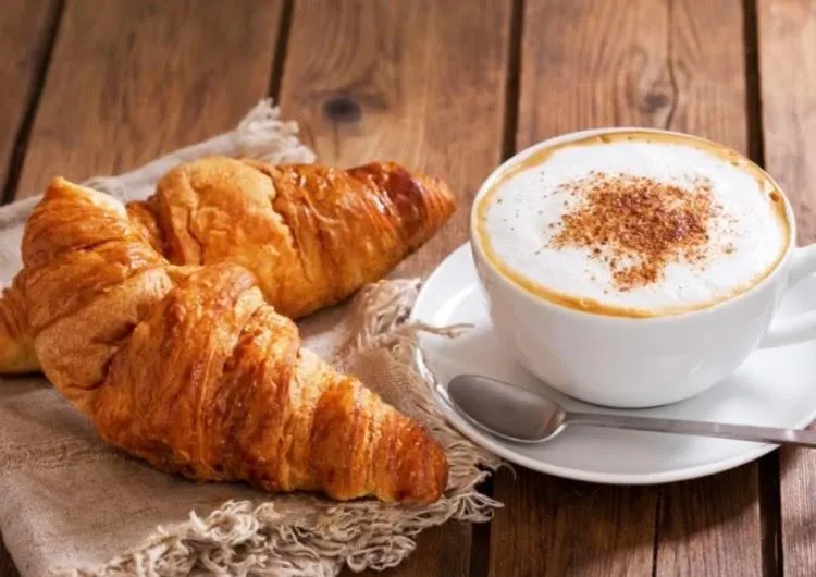 Italian breakfast in Leo's Colosseum - Private Apartments