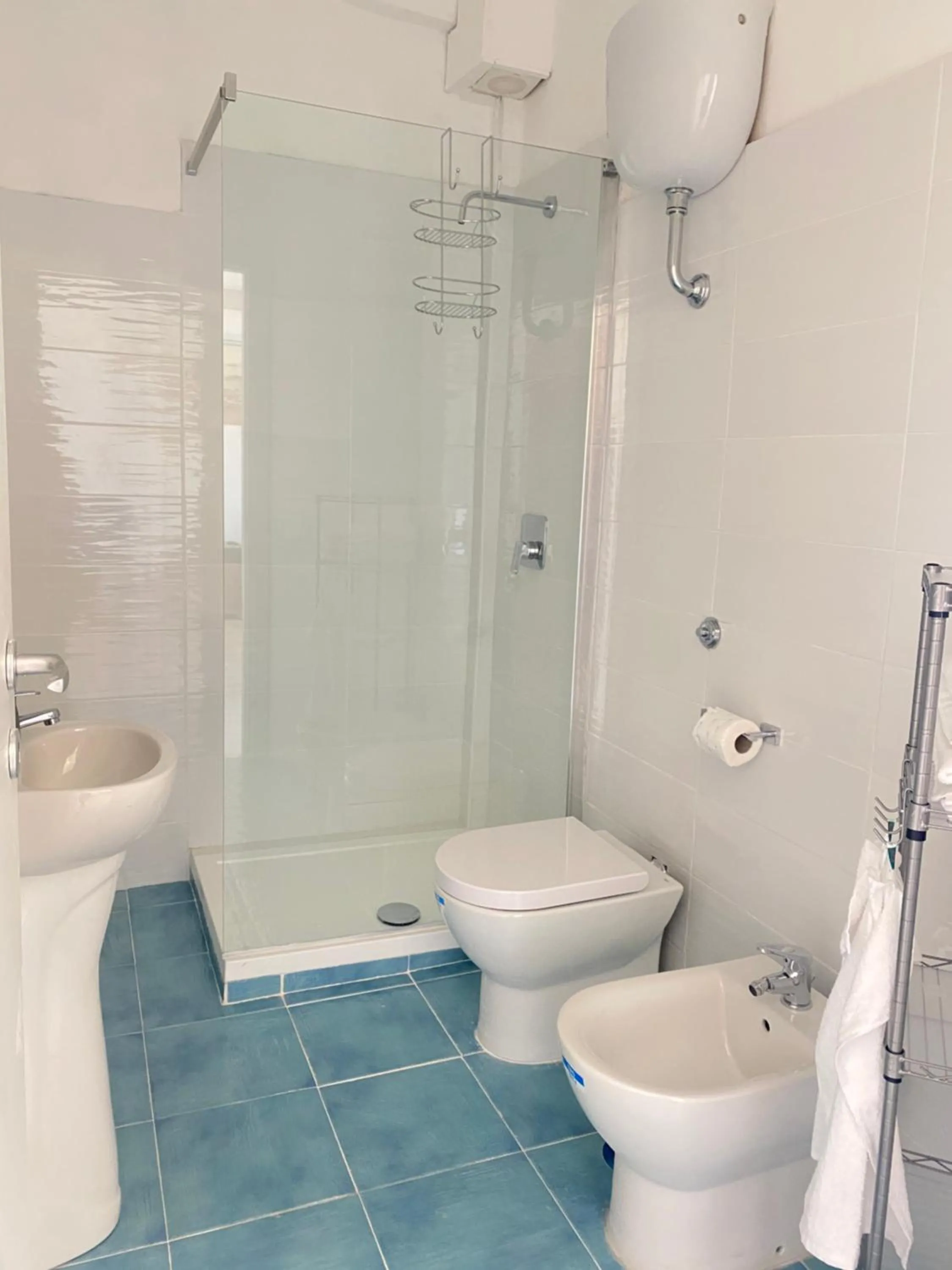 Bathroom in Villa Mariel Suites & Apartment