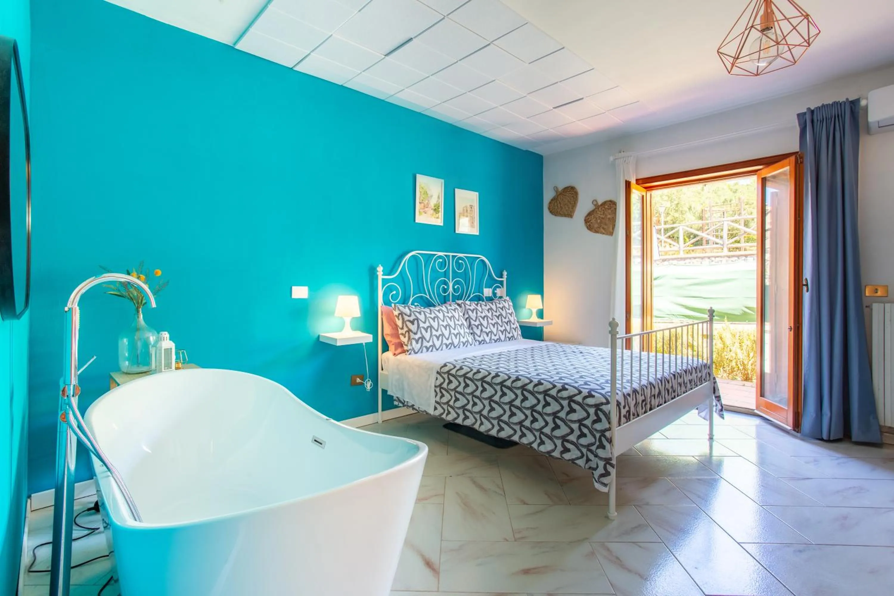 Photo of the whole room, Bed in Villa Mariel Suites & Apartment