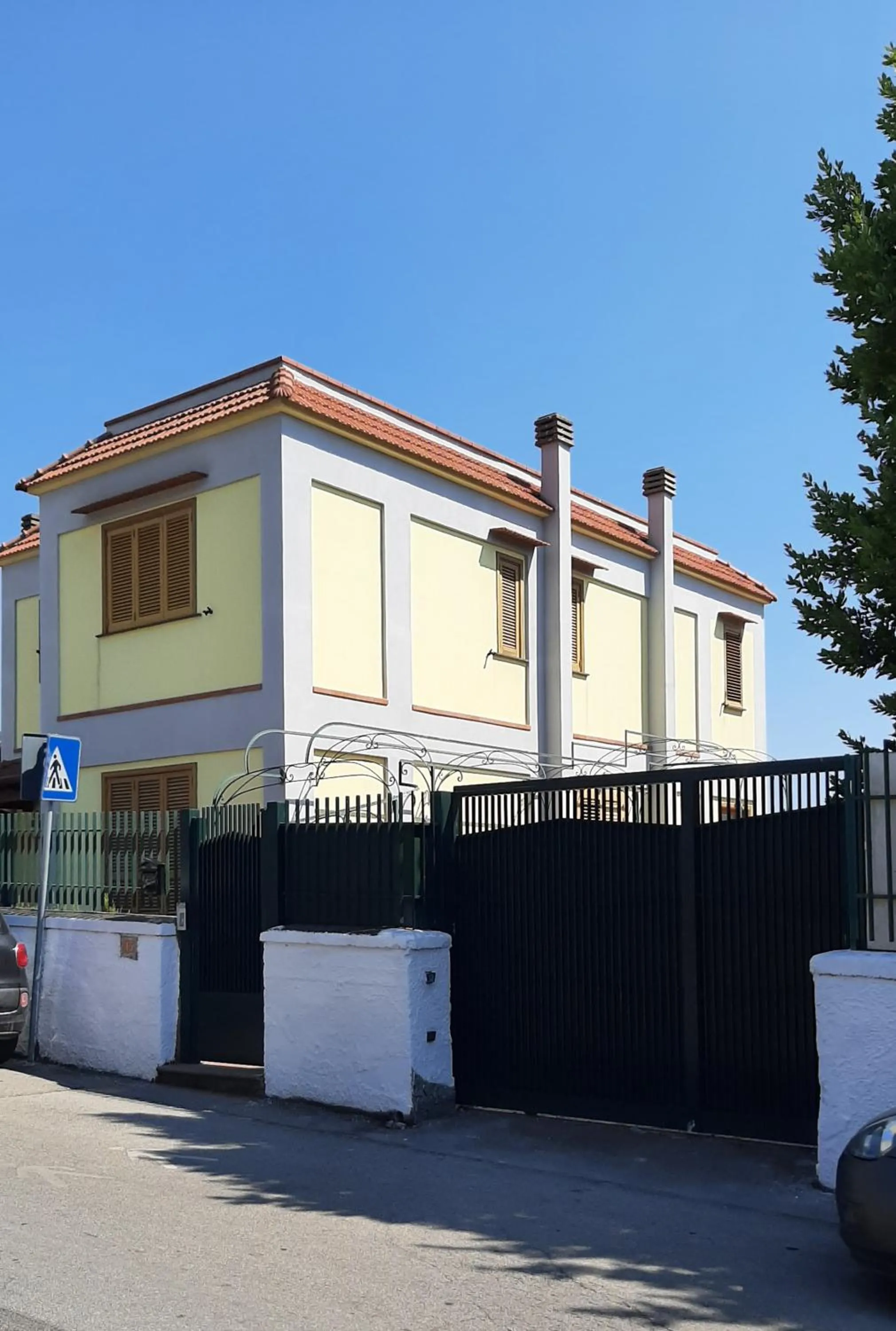 Property building in Villa Mariel Suites & Apartment