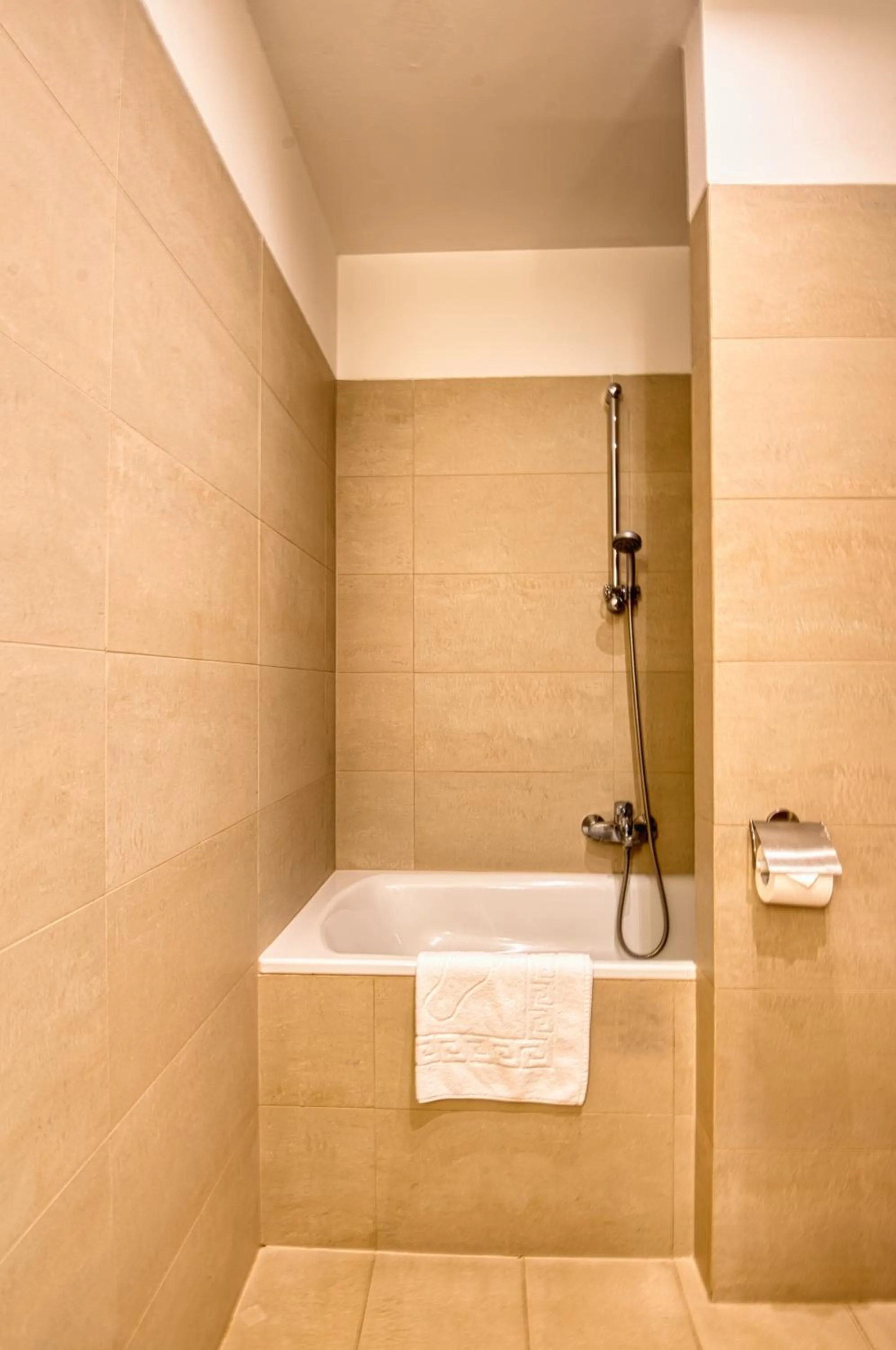 Bath in Tisza Balneum Hotel