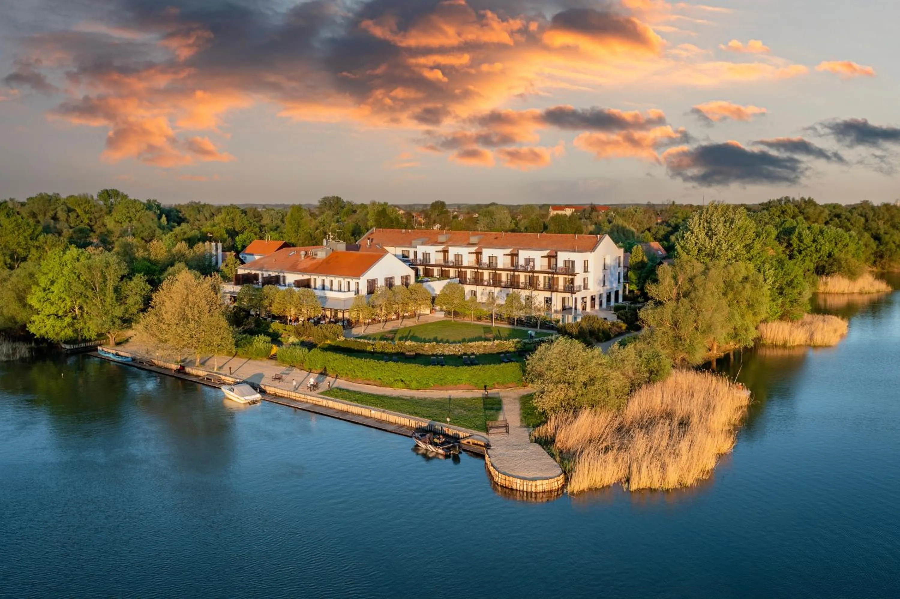 Property building in Tisza Balneum Hotel