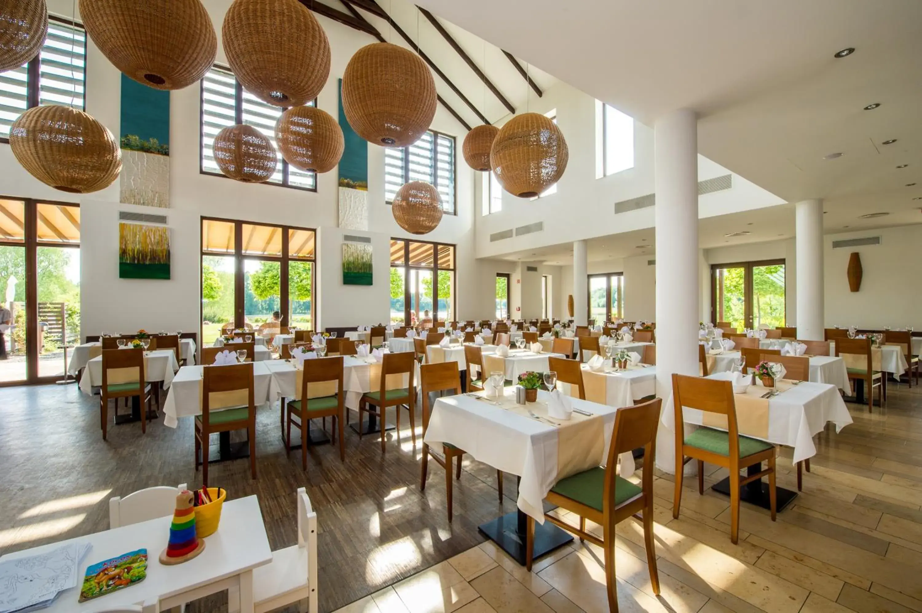 Restaurant/places to eat in Tisza Balneum Hotel Restaurant/places to eat in Tisza Balneum Hotel