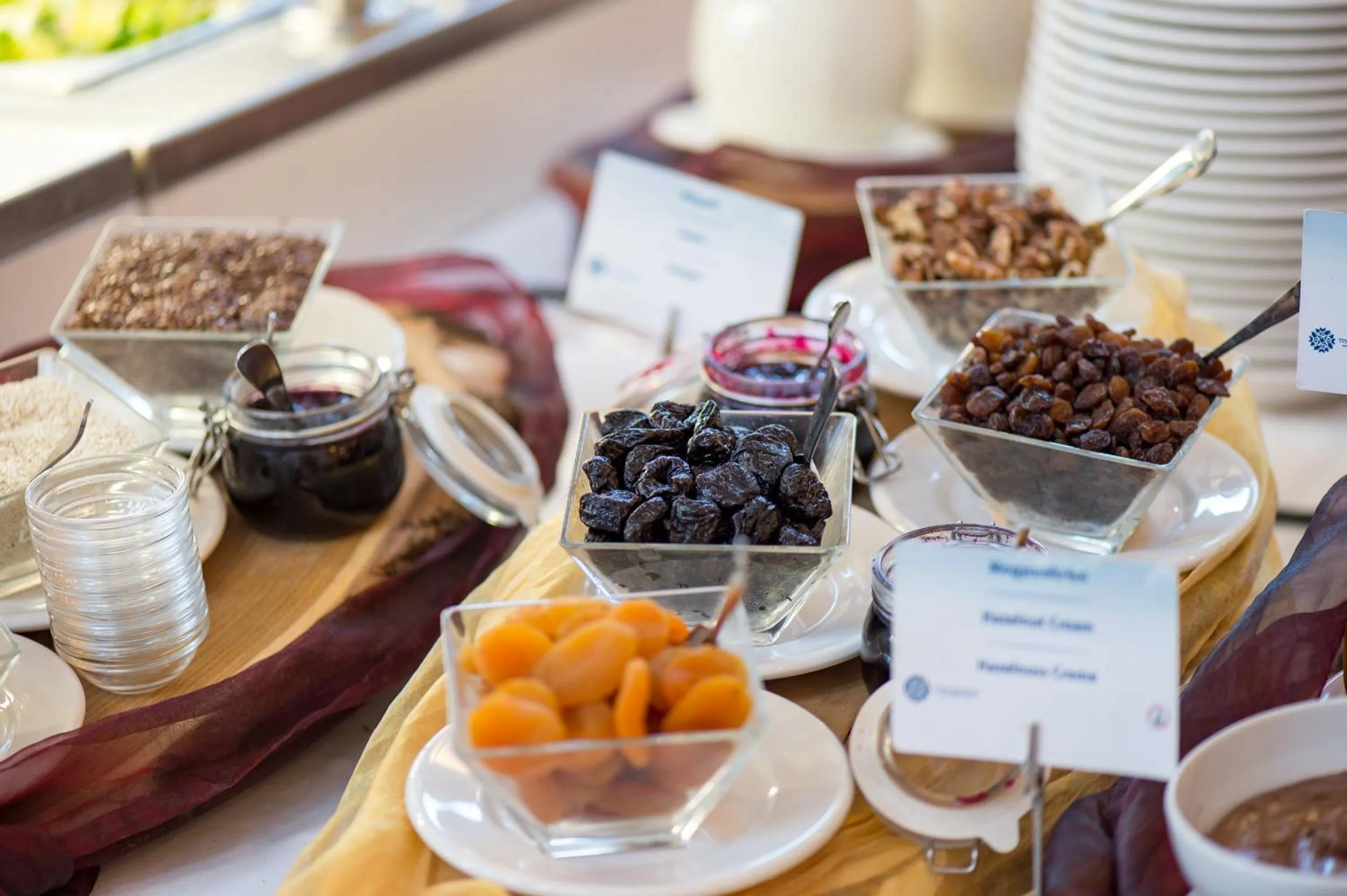 Buffet breakfast in Tisza Balneum Hotel