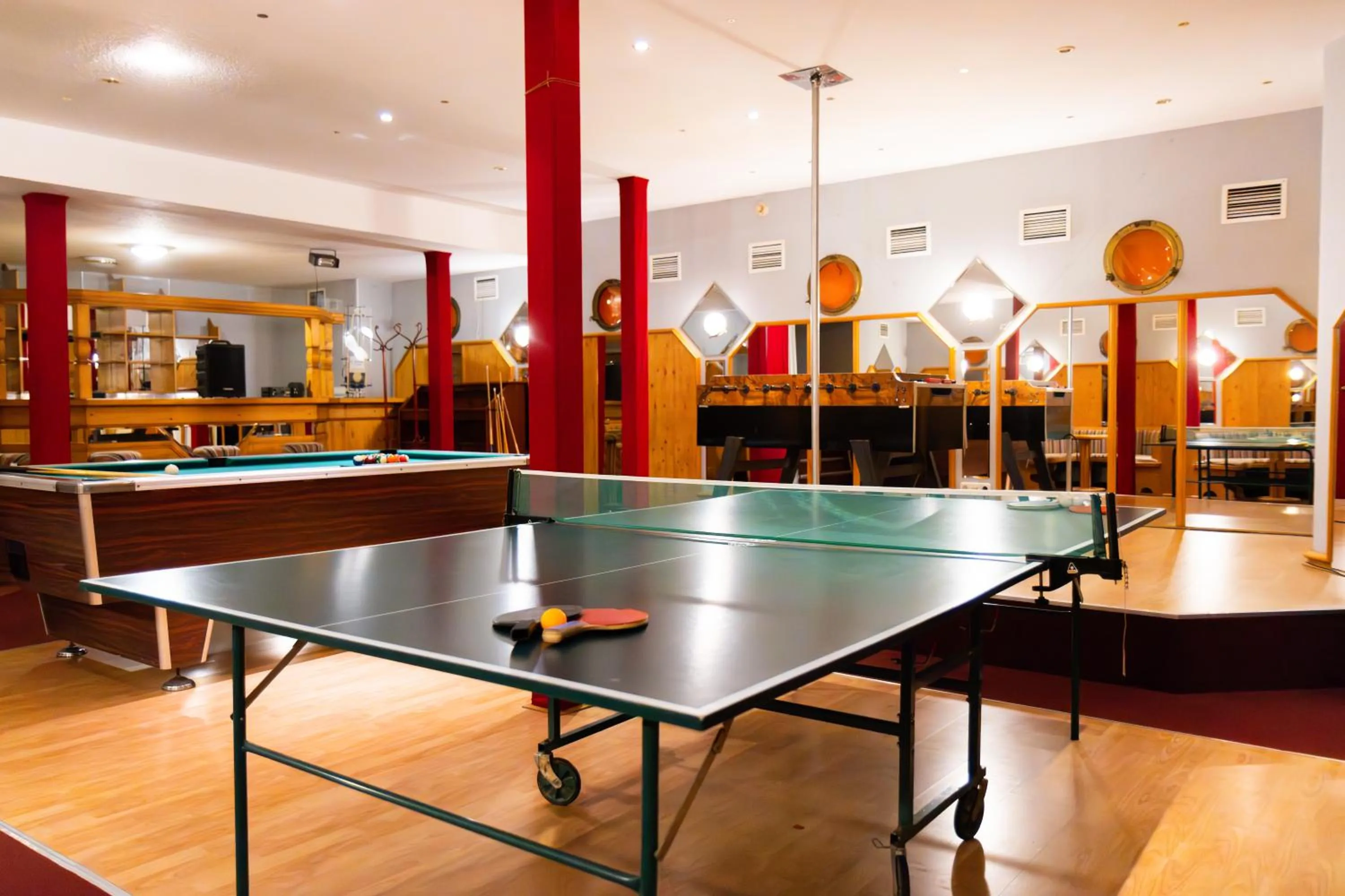 Game Room in Aquamarina Hotel Visegrád