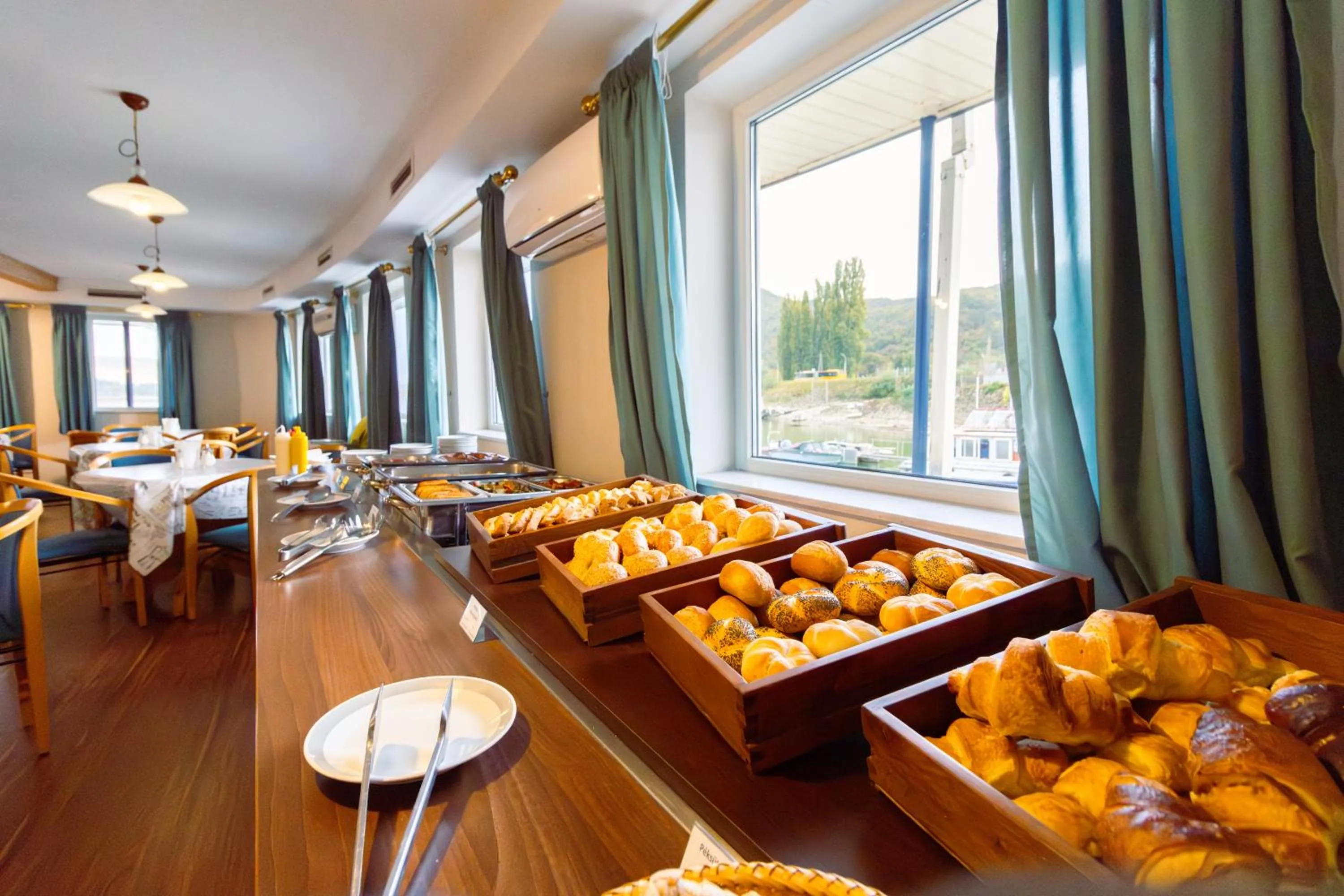 Food and drinks in Aquamarina Hotel Visegrád