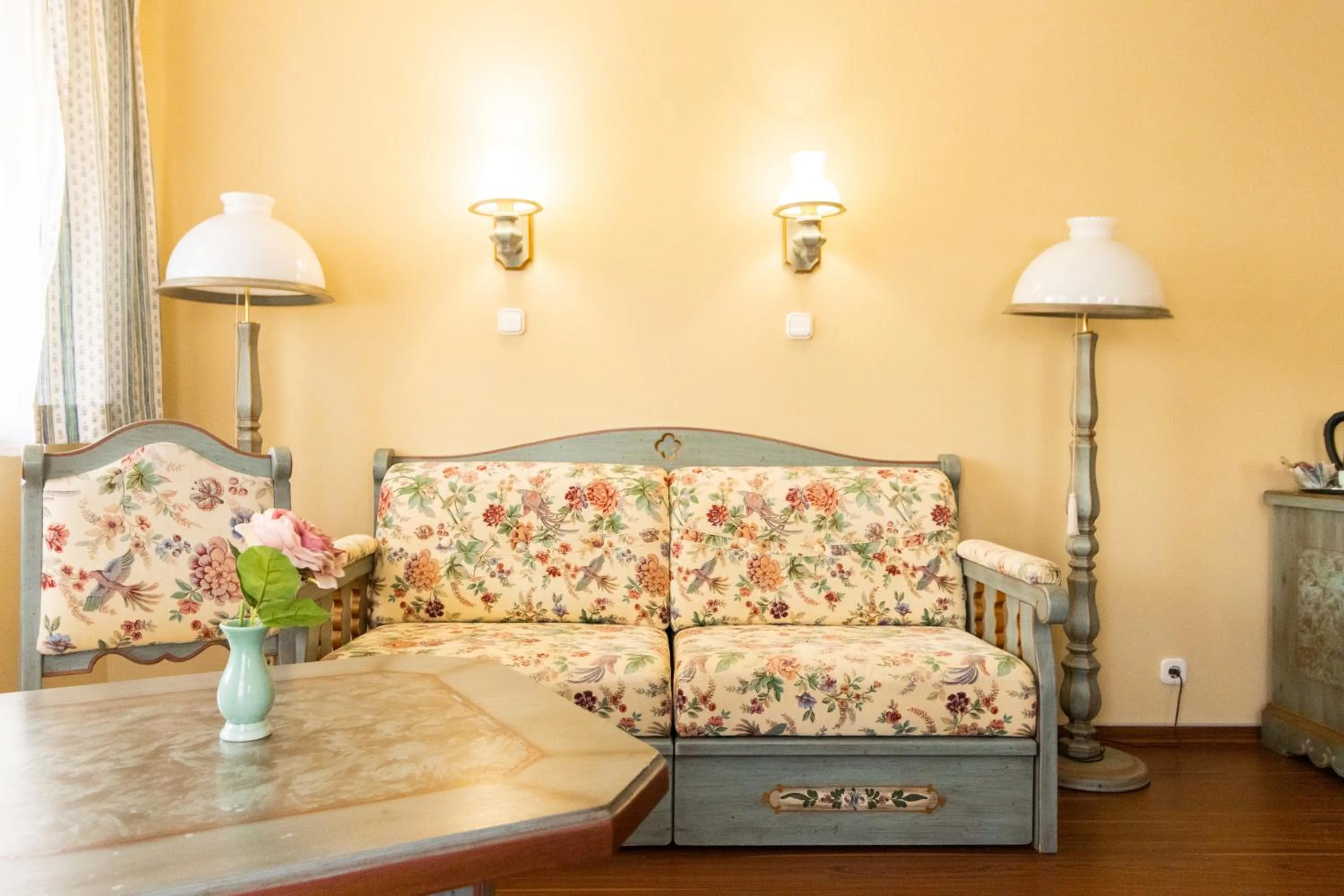 Balcony/Terrace, Bed in Aquamarina Hotel Visegrád