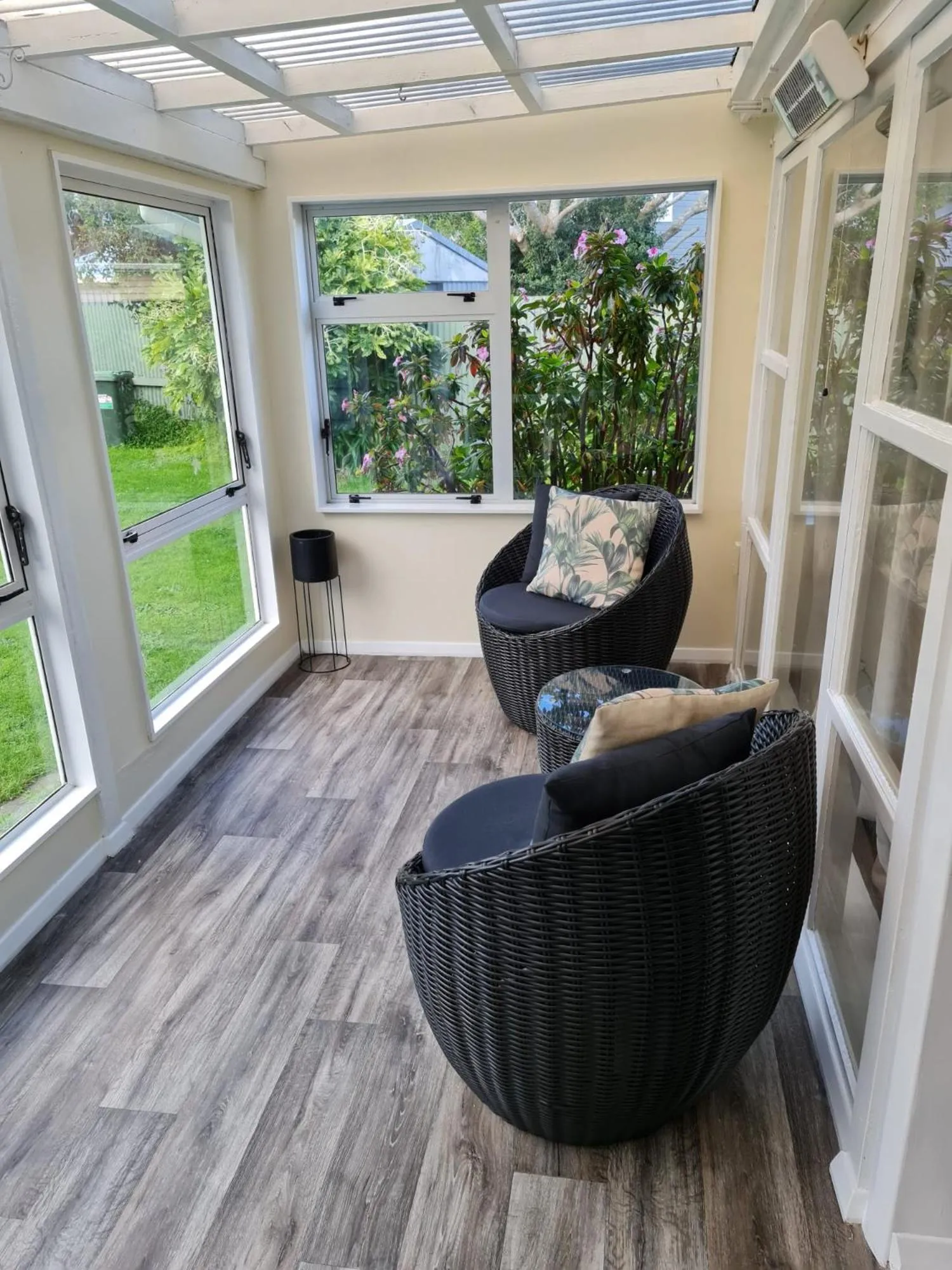 Seating area in Hidden Gem and Entire Bungalow in Central hutt