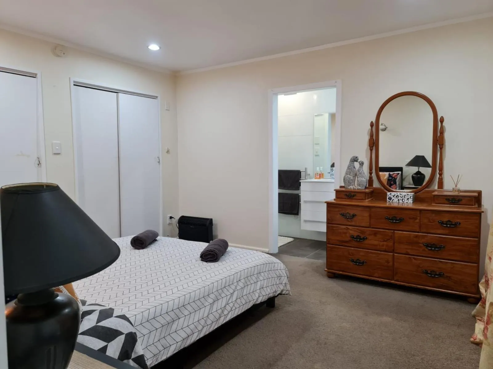 Photo of the whole room, Bed in Hidden Gem and Entire Bungalow in Central hutt