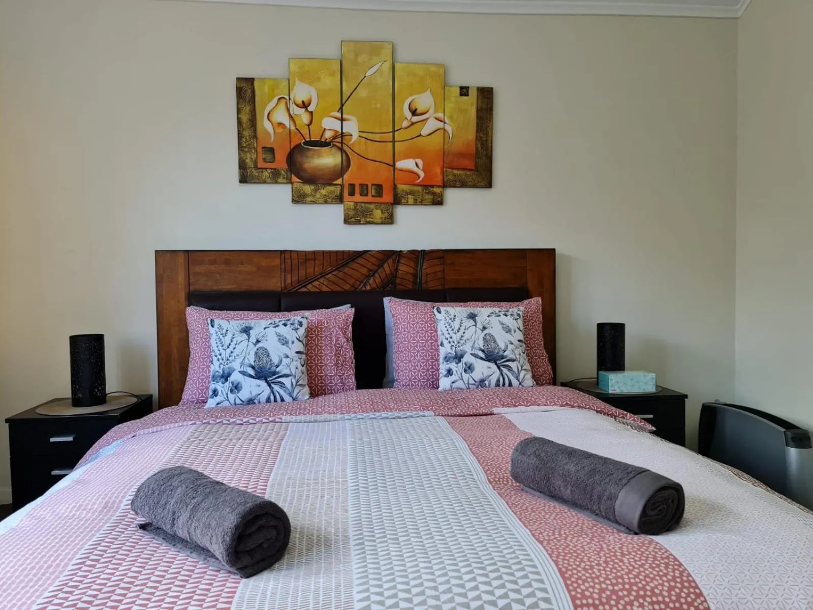 Bed in Hidden Gem and Entire Bungalow in Central hutt