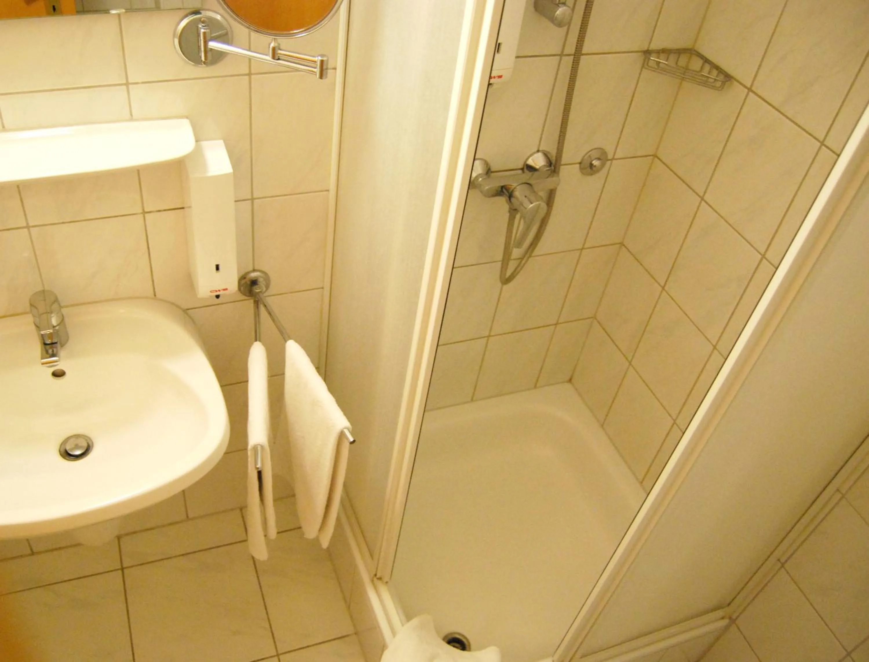 Bathroom in Hotel Baross