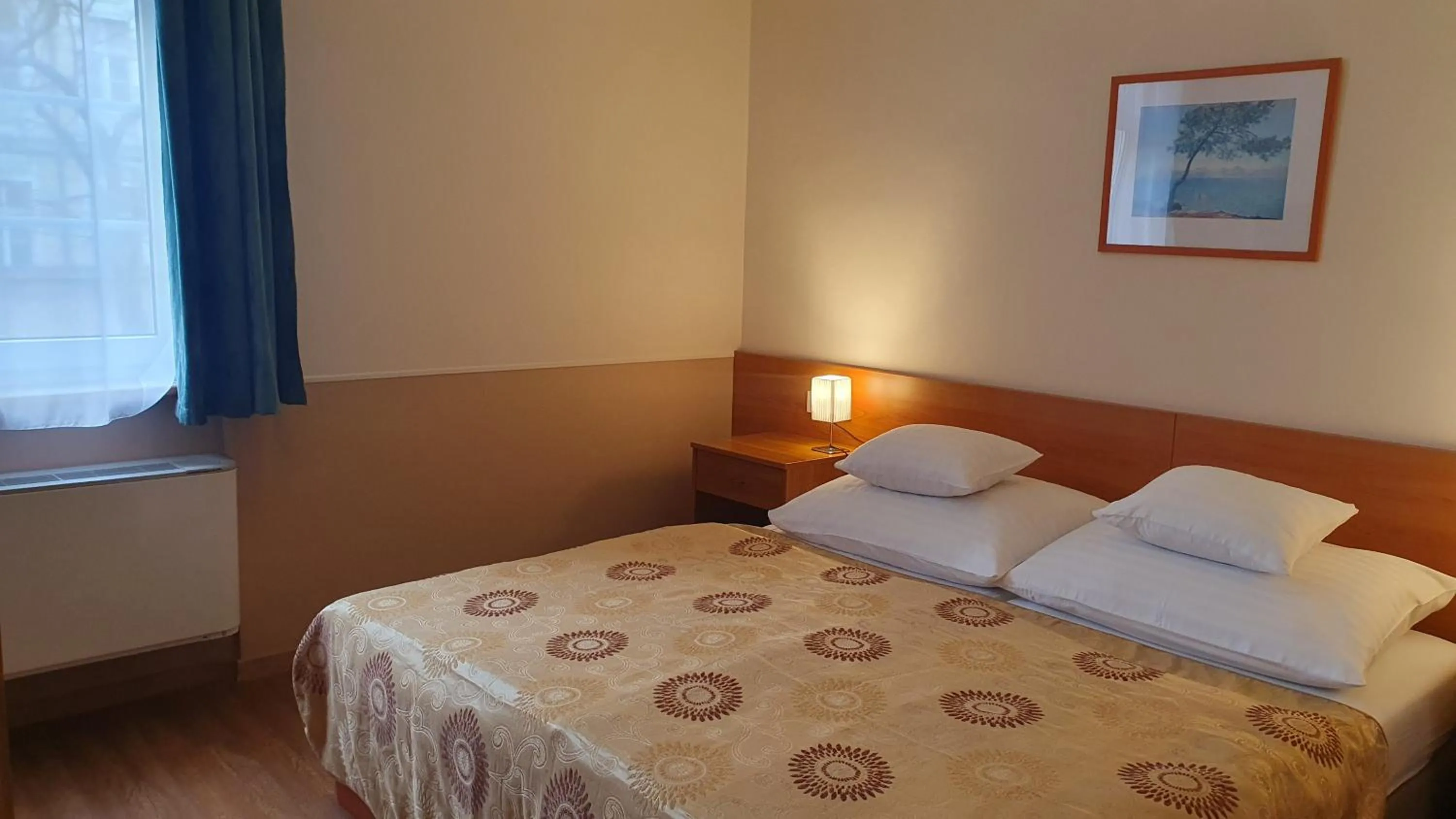 Bed in Hotel Baross