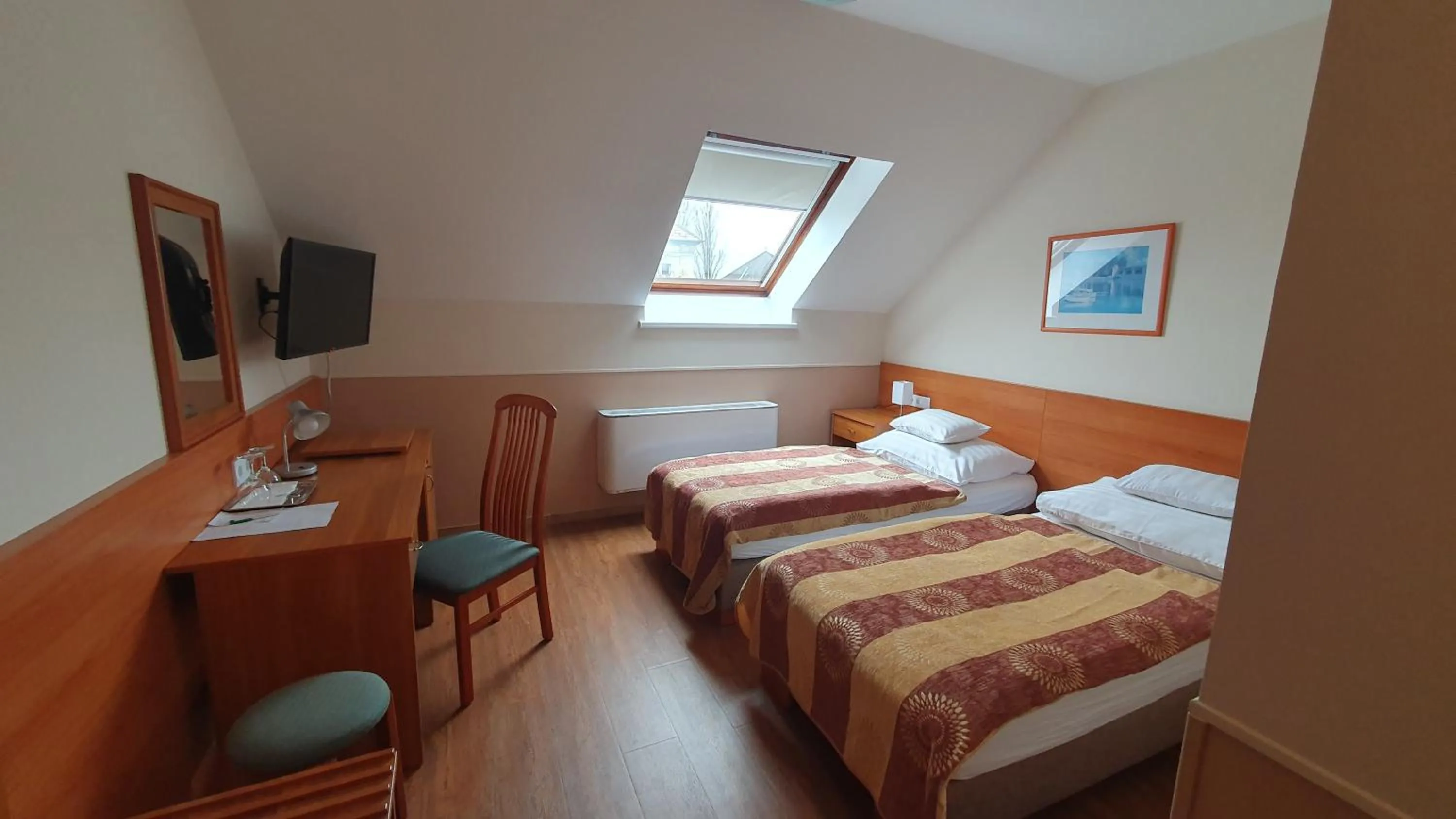 Bed in Hotel Baross