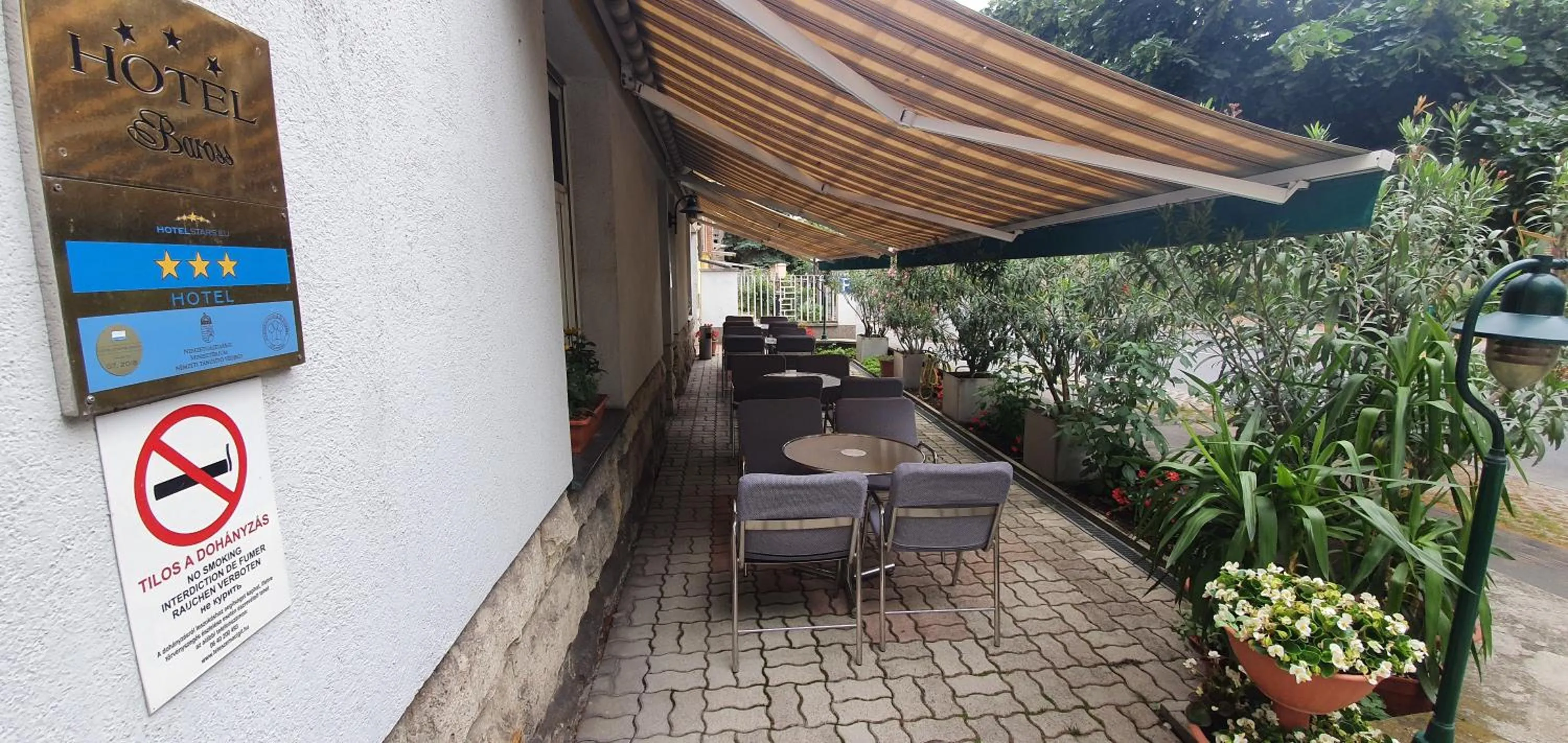 Patio in Hotel Baross