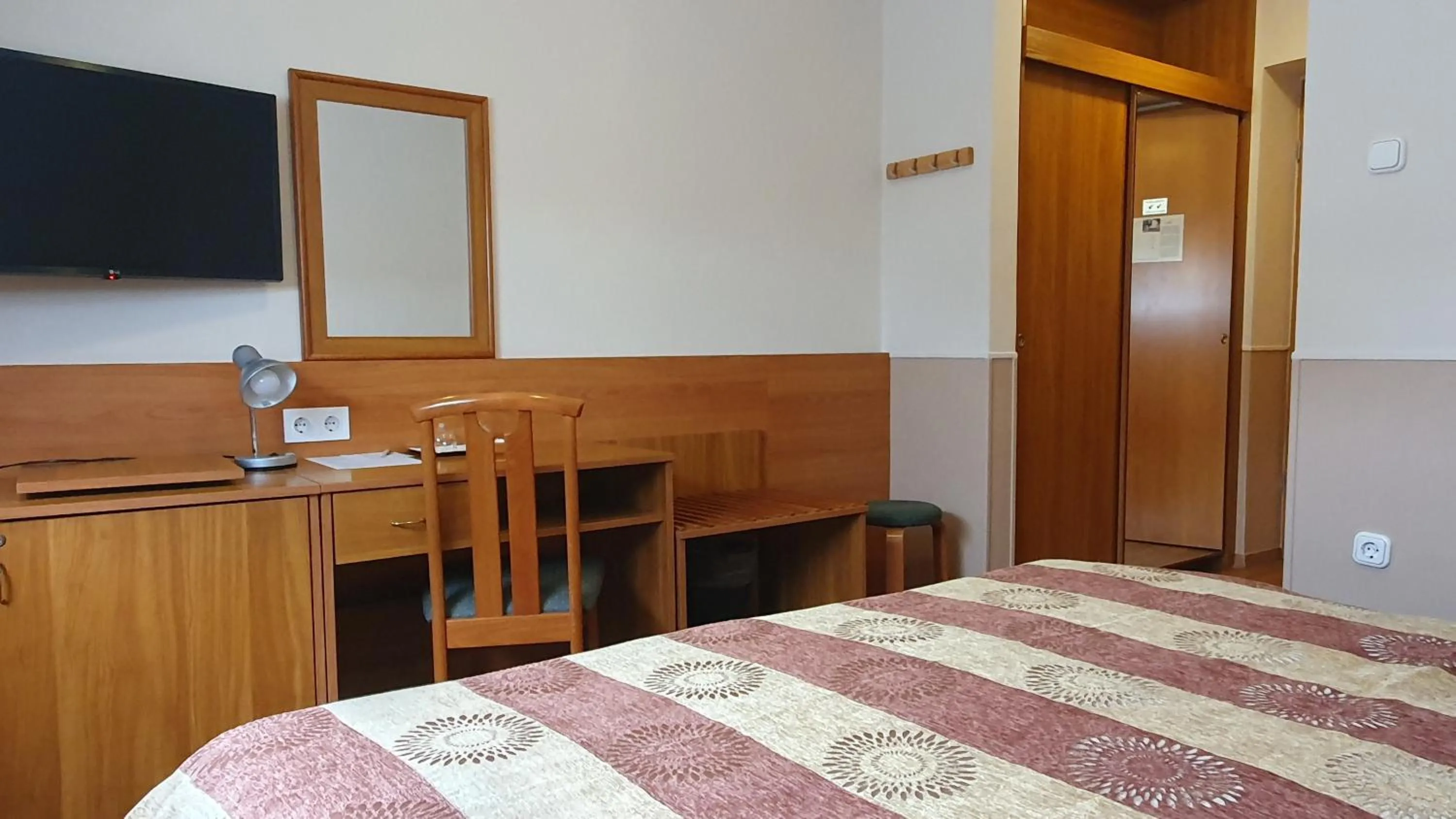 Bed in Hotel Baross
