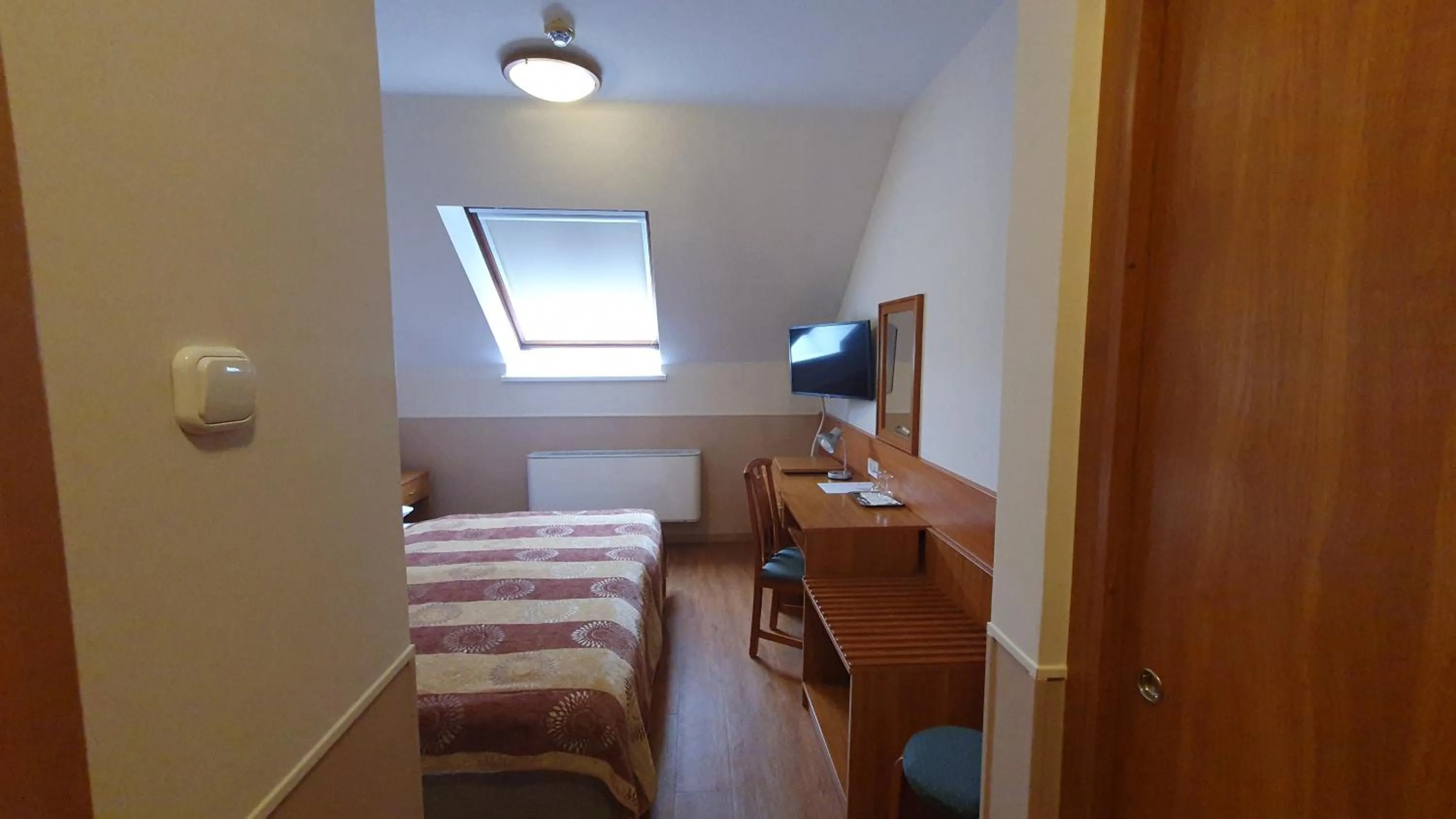 Bed in Hotel Baross