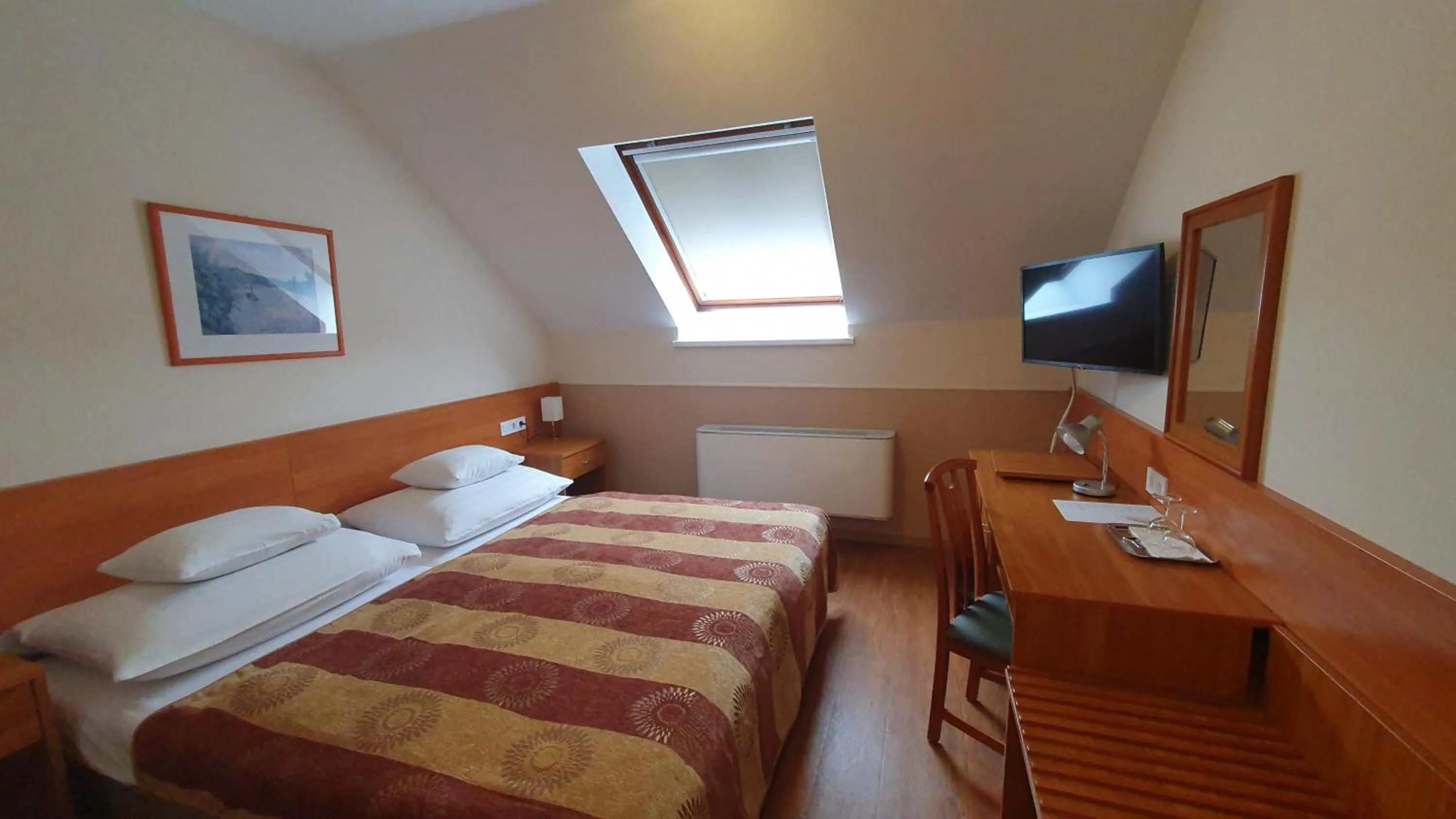Bed in Hotel Baross