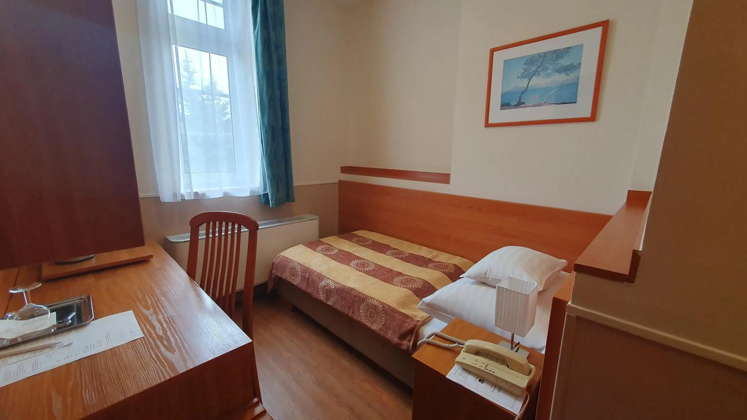 Bed in Hotel Baross