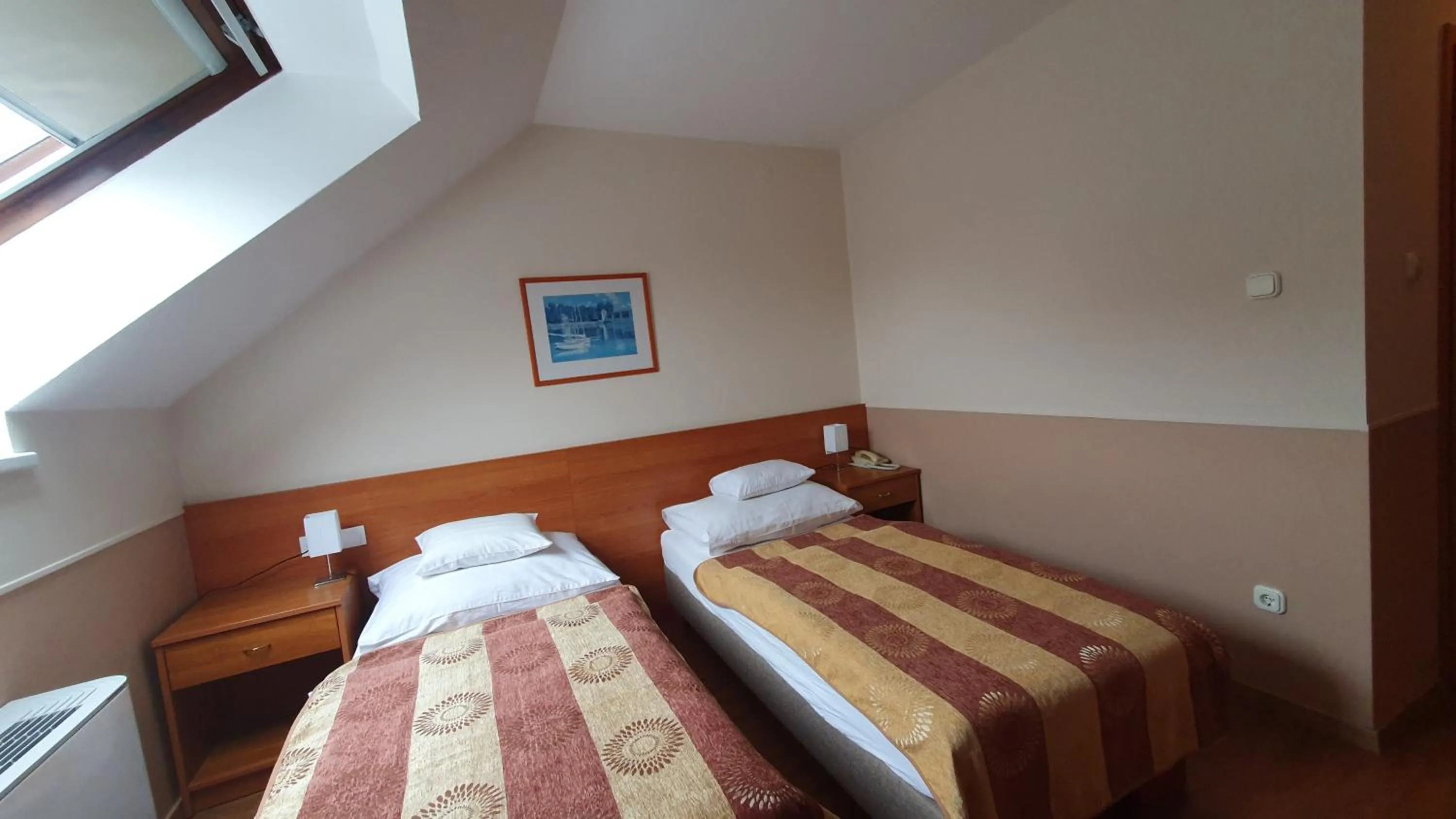 Bed in Hotel Baross