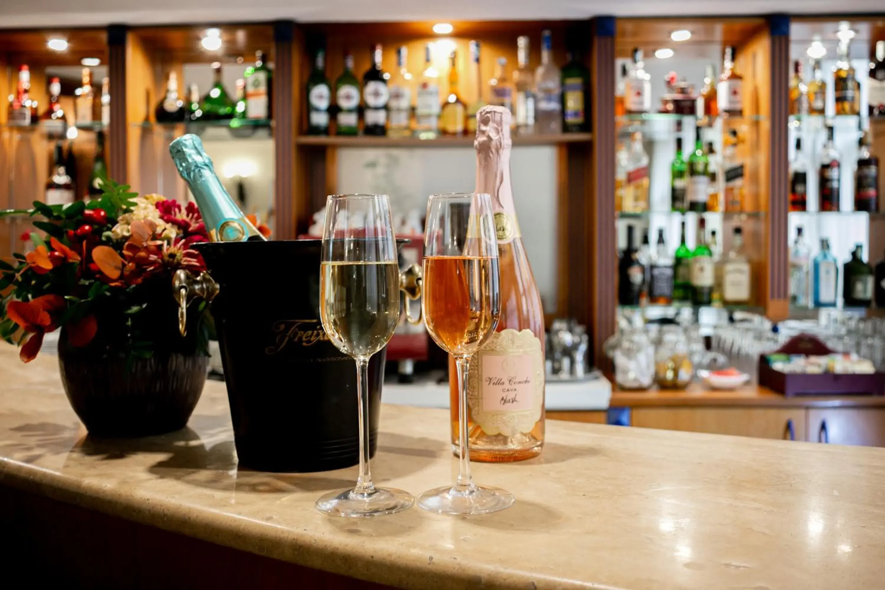 Lounge or bar in Hotel Mediterran Lounge or bar in Hotel Mediterran