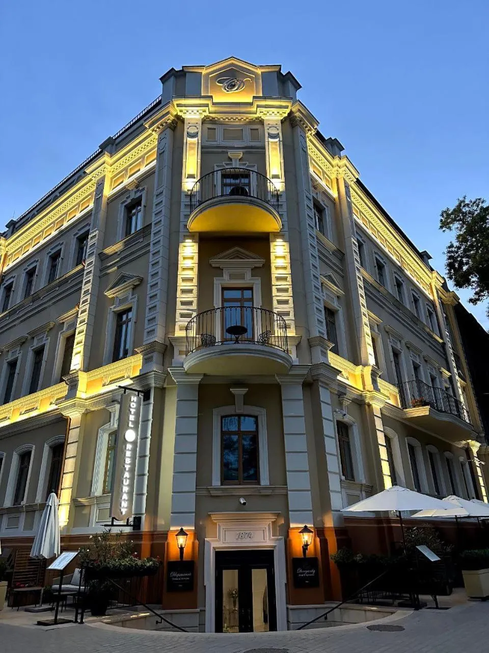 Property building in Dvoryansky Hotel