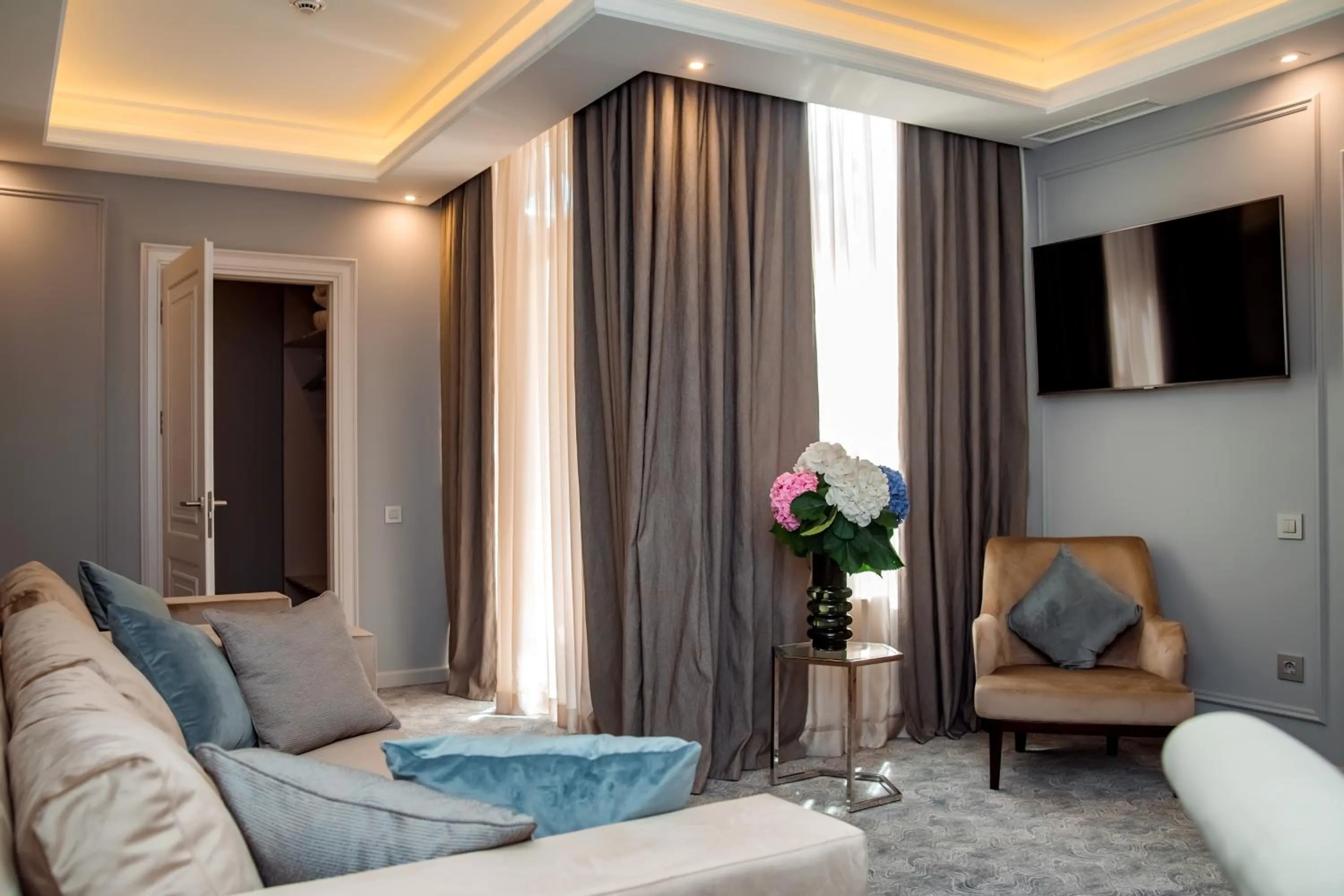 TV and multimedia in Dvoryansky Hotel