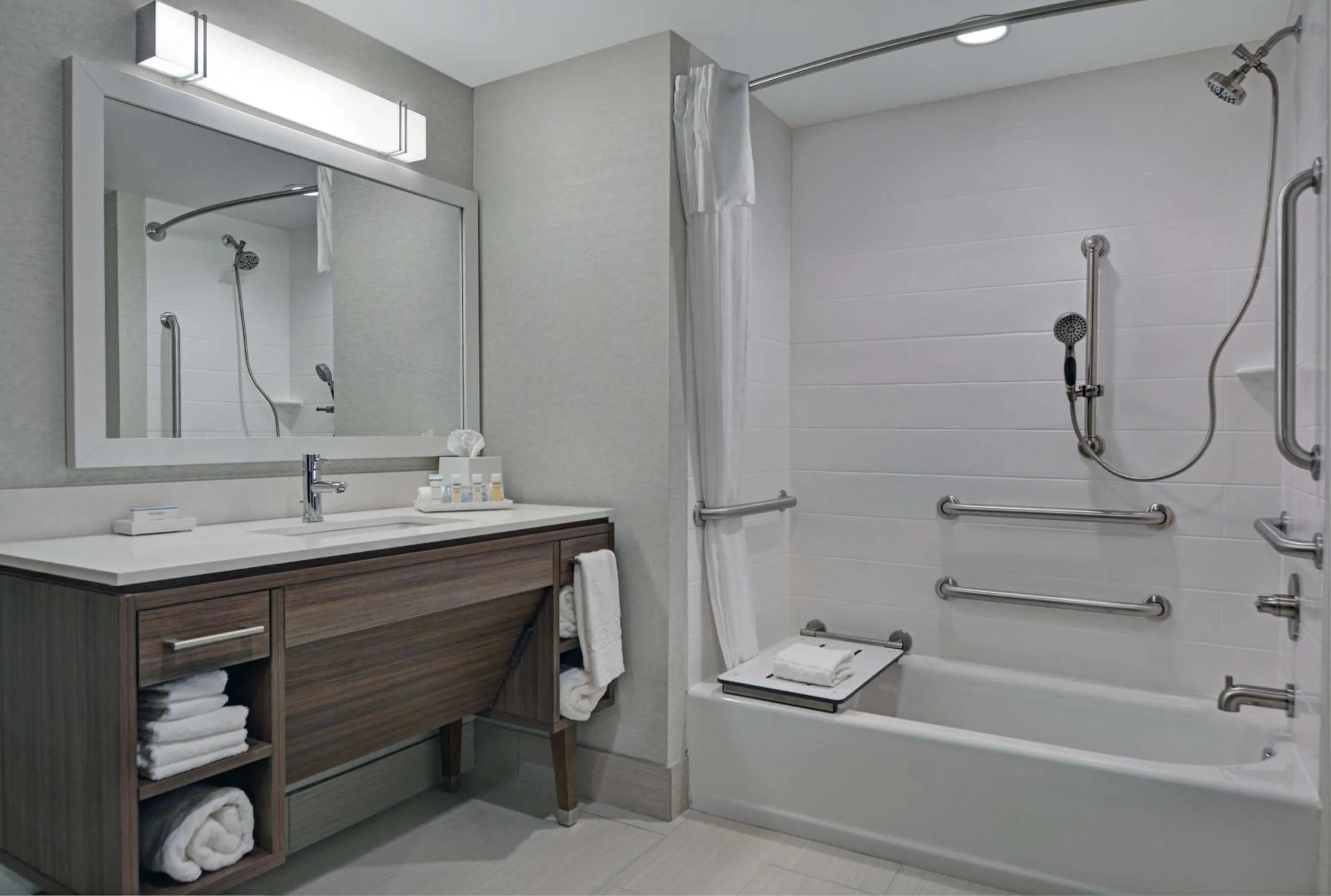 Bathroom in Home2 Suites By Hilton Bentonville Rogers