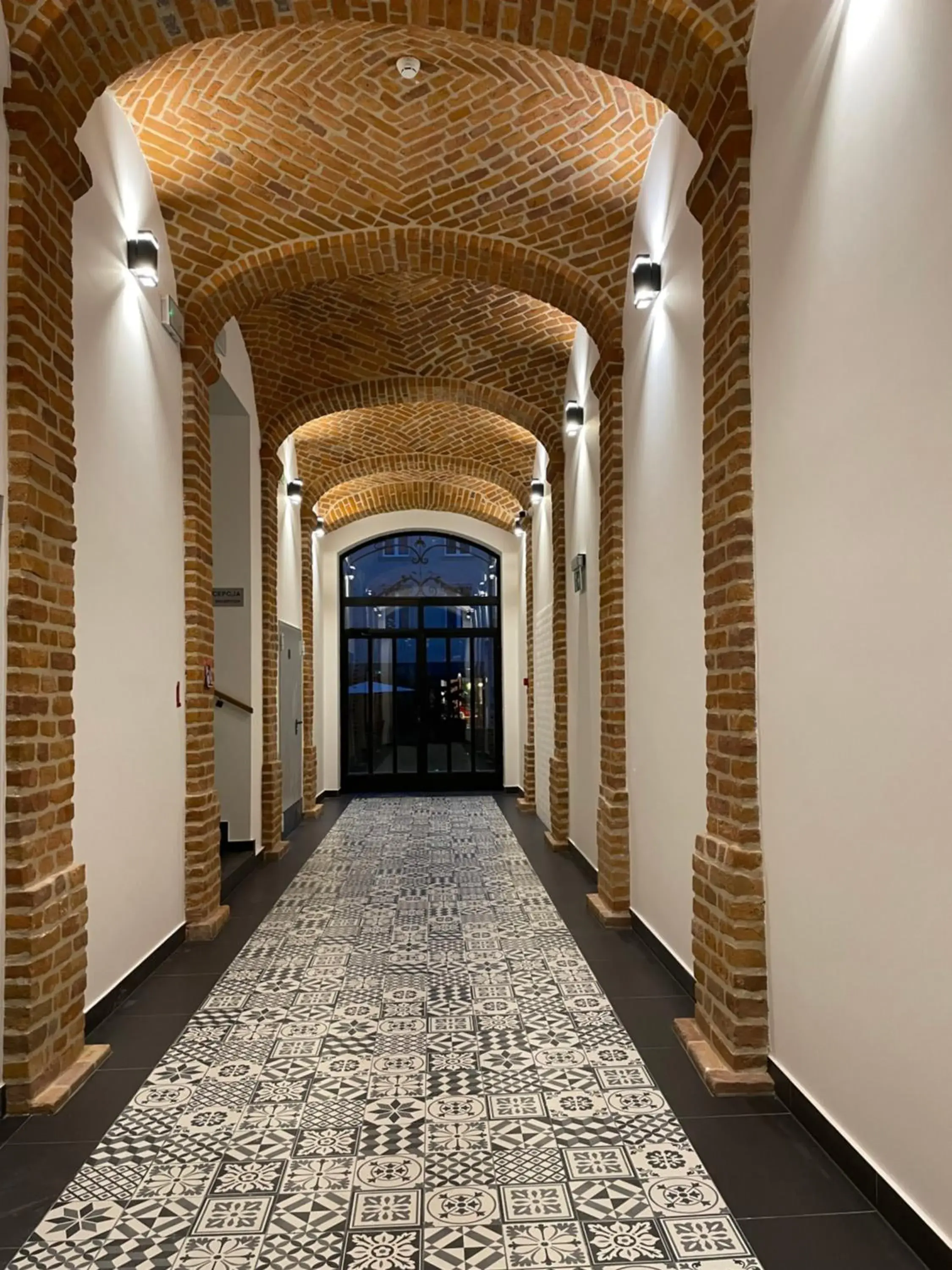 Facade/entrance in 1891 Garni Hotel Facade/entrance in 1891 Garni Hotel