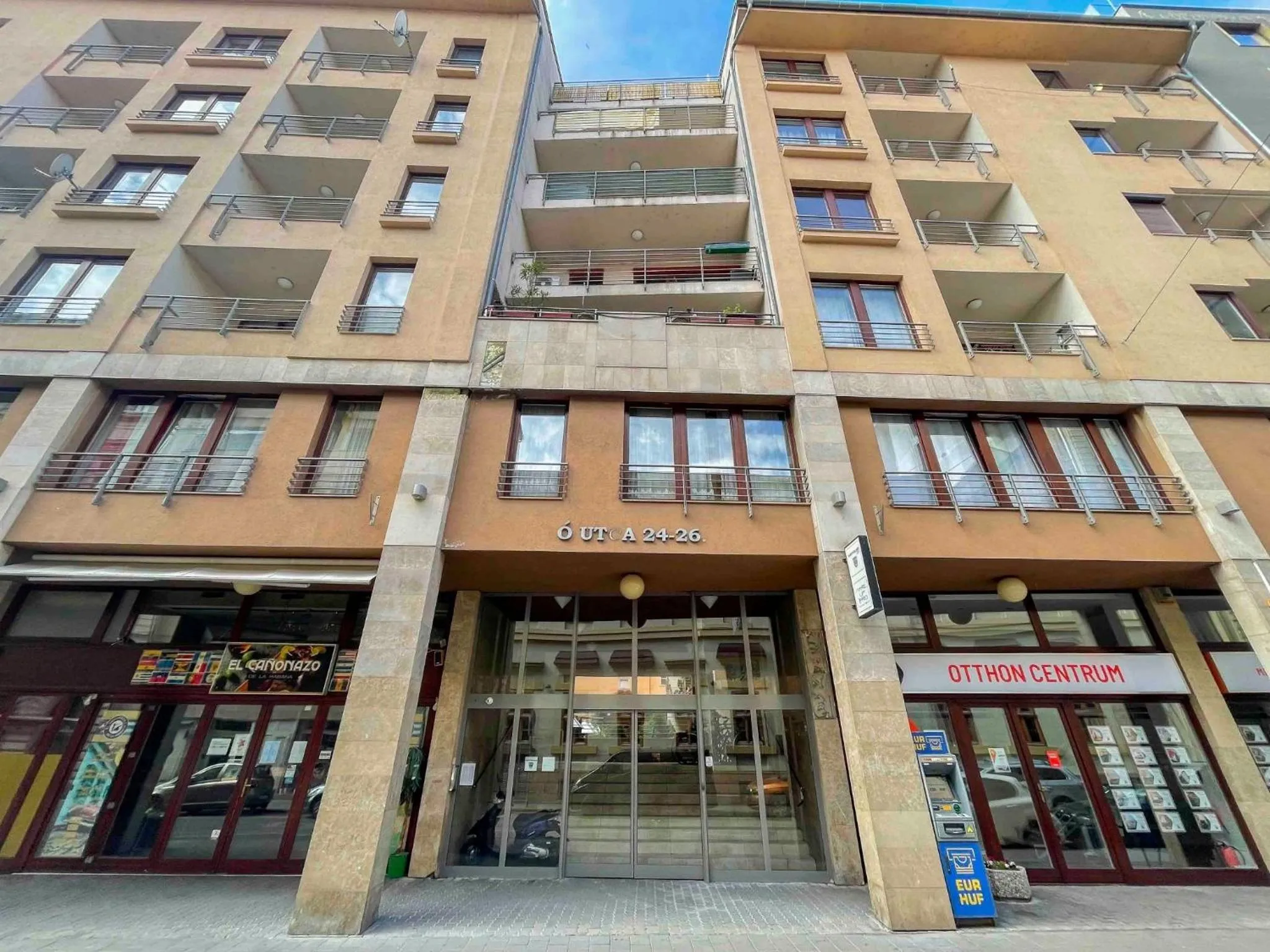 Property building in Opera Residence