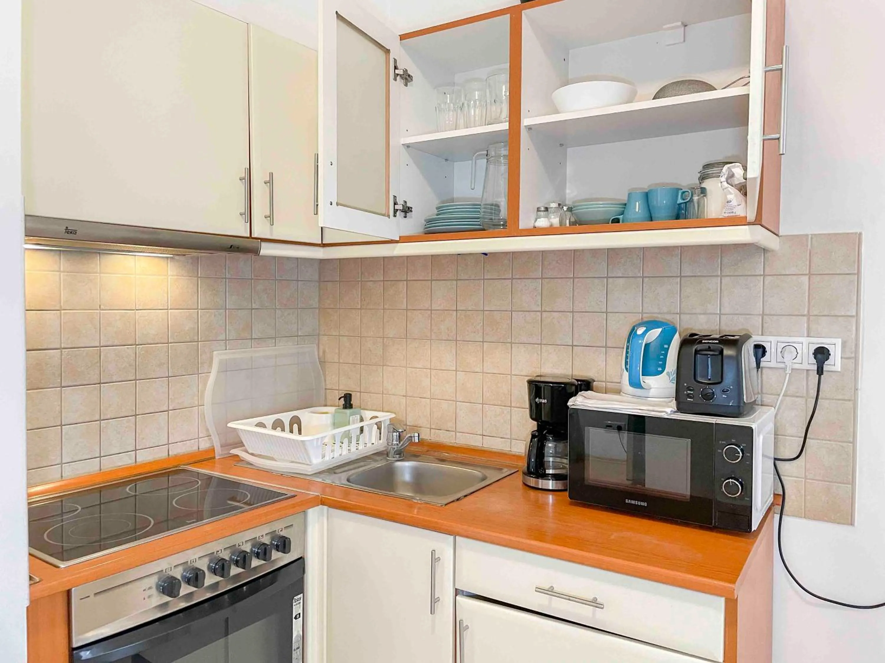 Coffee/tea facilities in Opera Residence