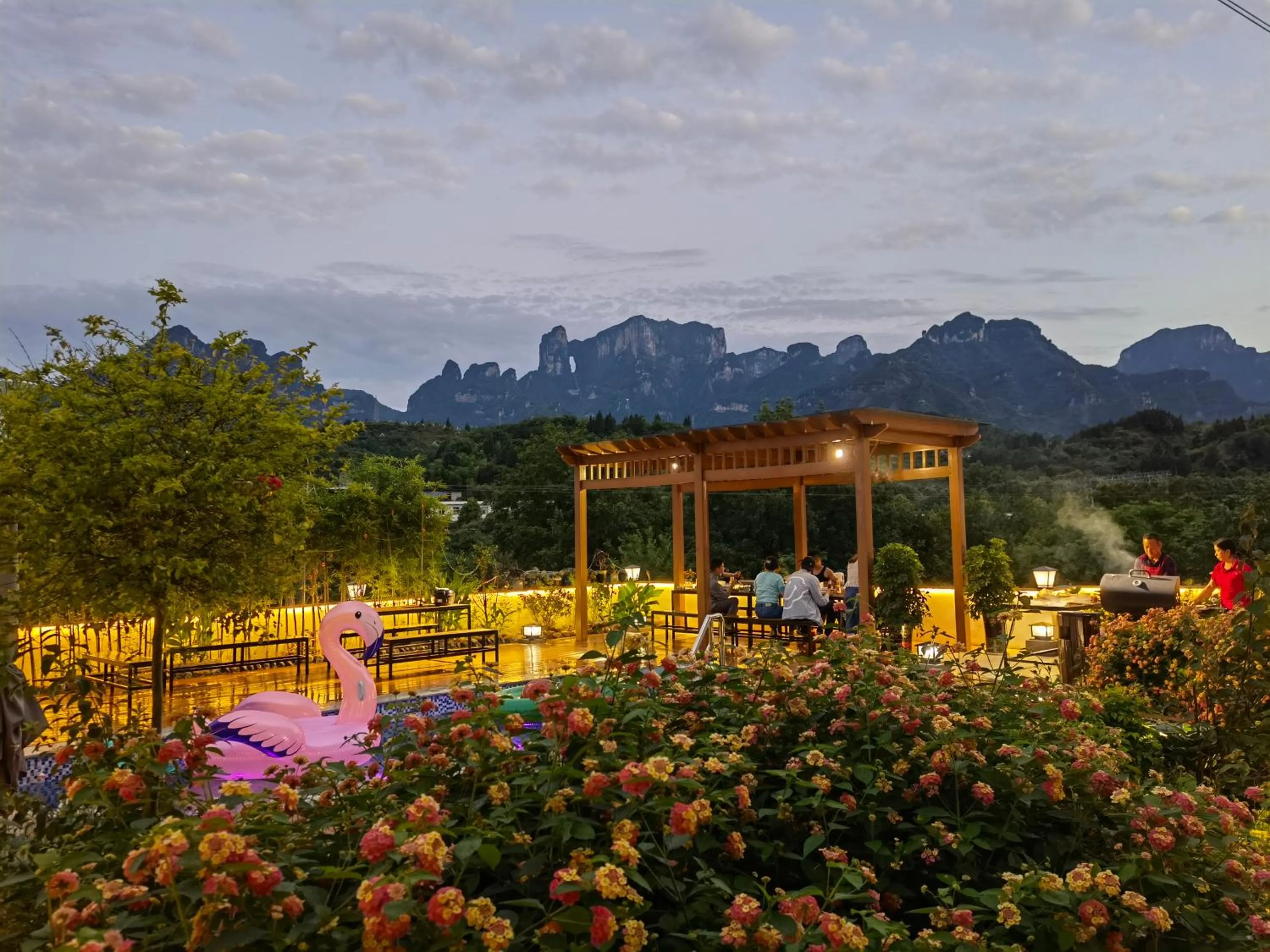 Heaven's Gate Home Stay --free pick up service--panoramic view of Tianmen Mountain