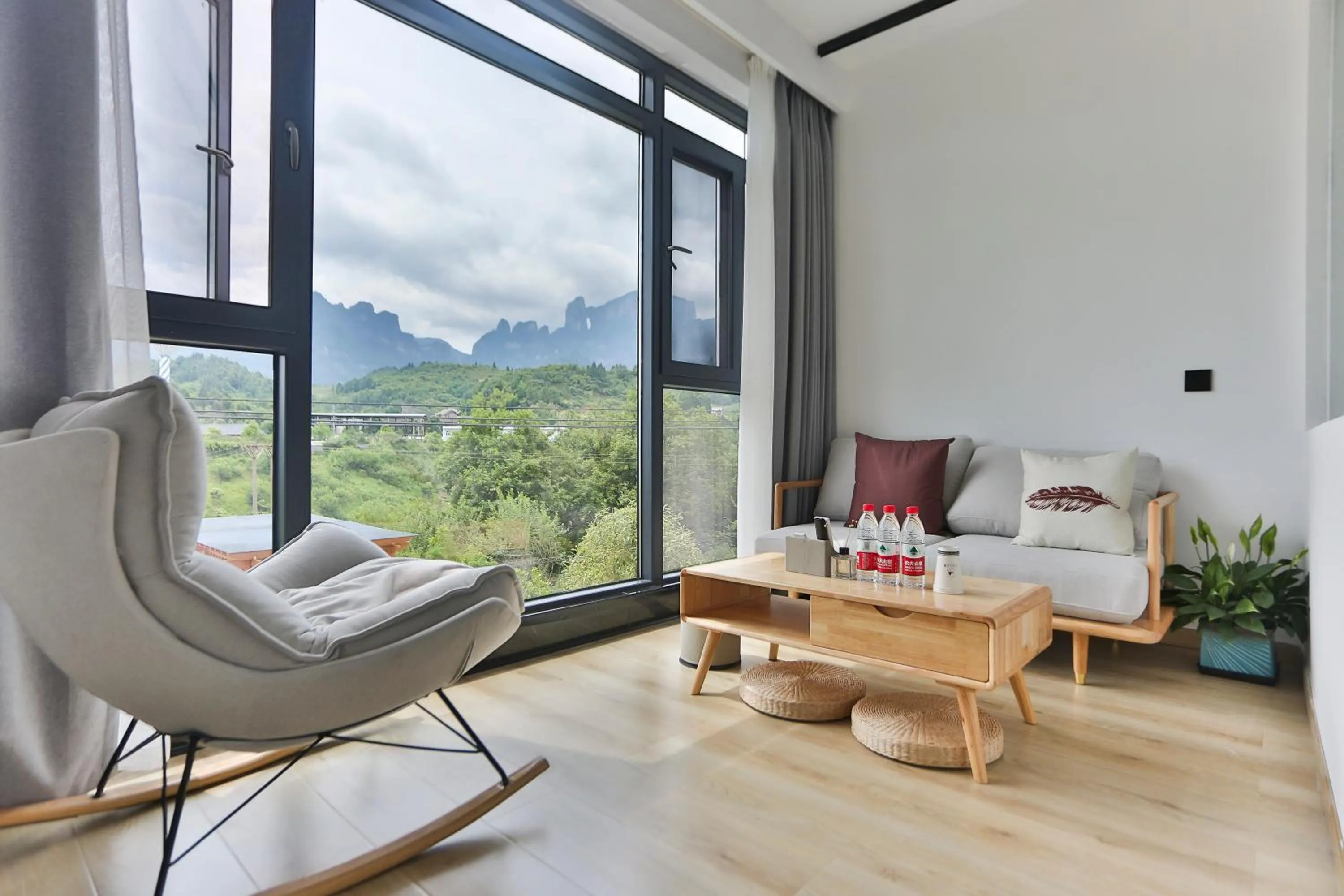 Heaven's Gate Home Stay --free pick up service--panoramic view of Tianmen Mountain